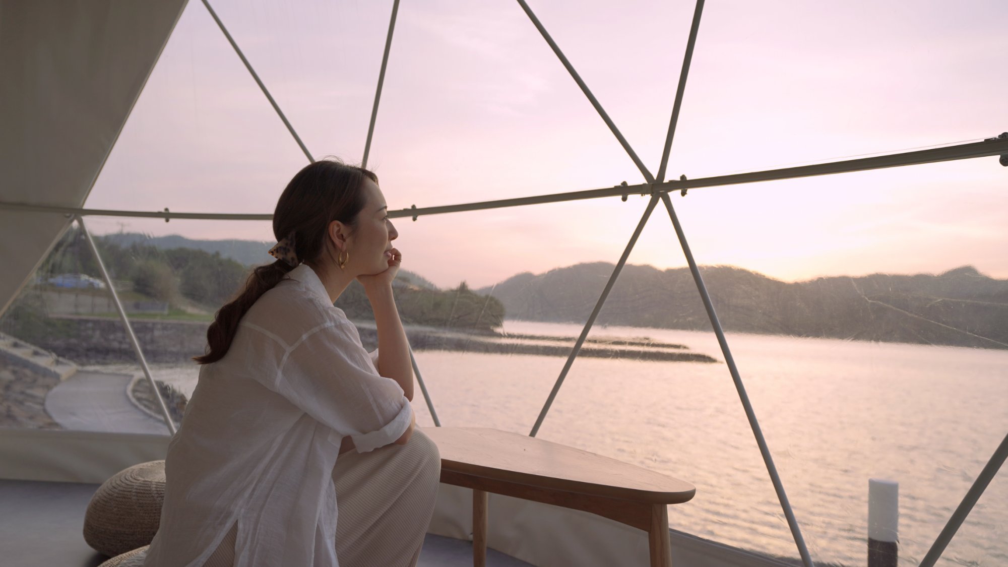 【滞在イメージ】ドームテント内から夕焼け