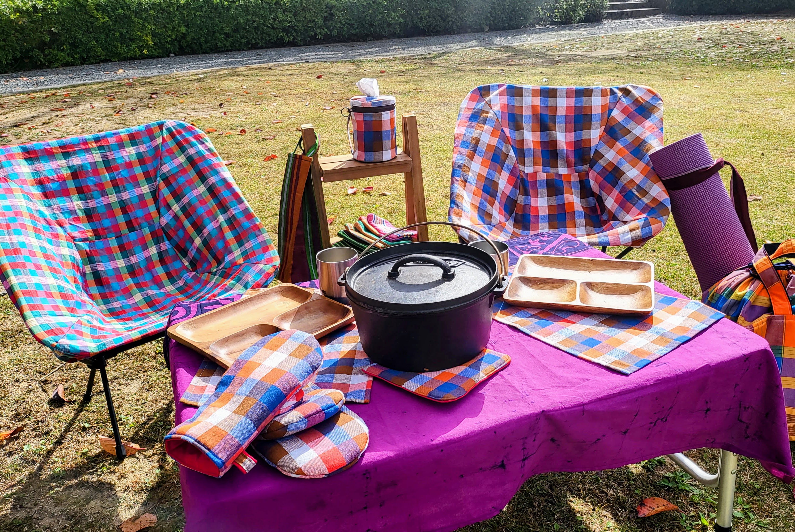 母屋(MainHouse)中庭での過ごし方①親子で楽しむテント泊や芝生の上での朝ヨガ