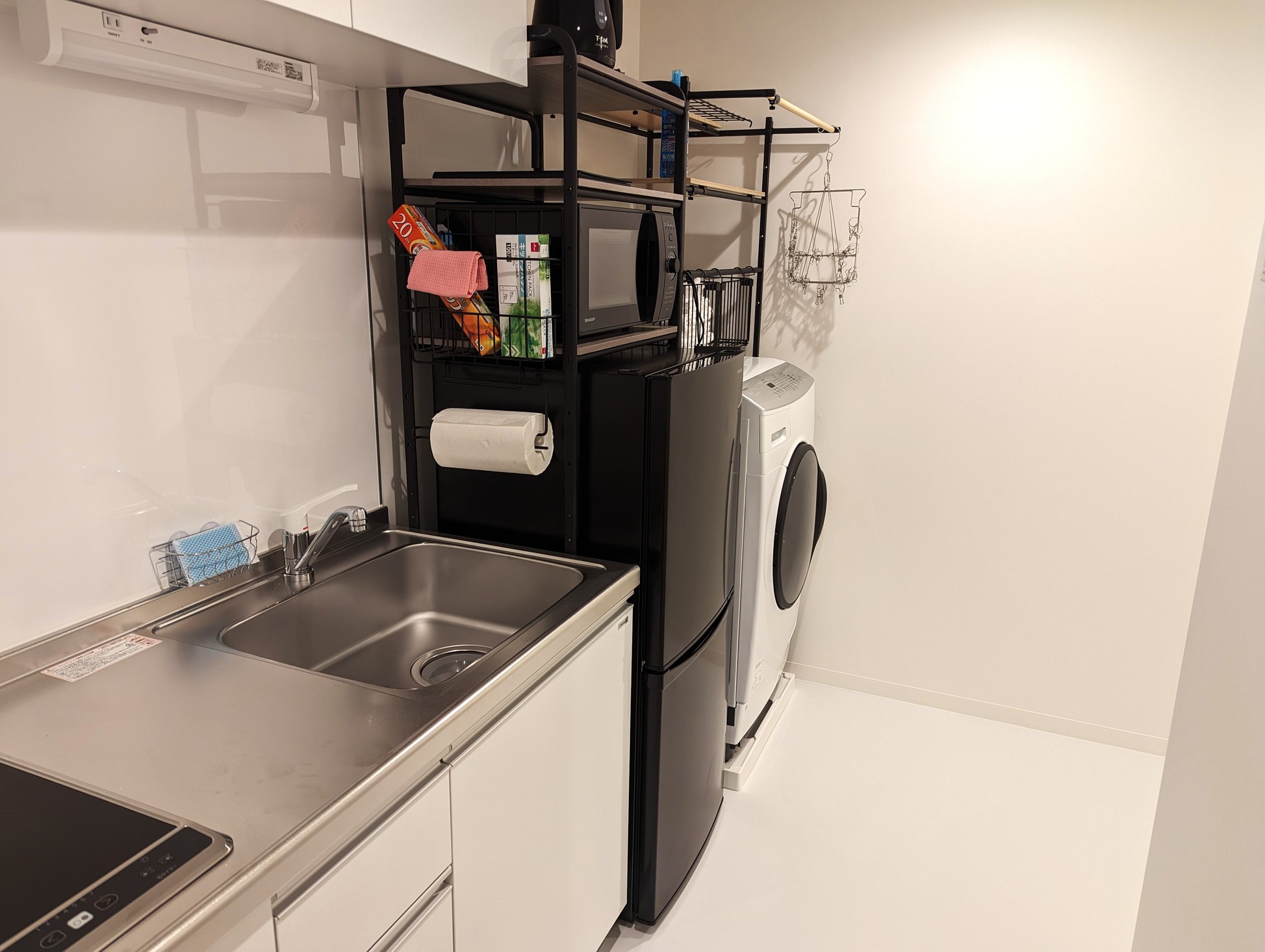 4シングルベッドルーム(バス・トイレ別)◆42㎡◆キッチン、冷蔵庫、電子レンジ、洗濯乾燥機