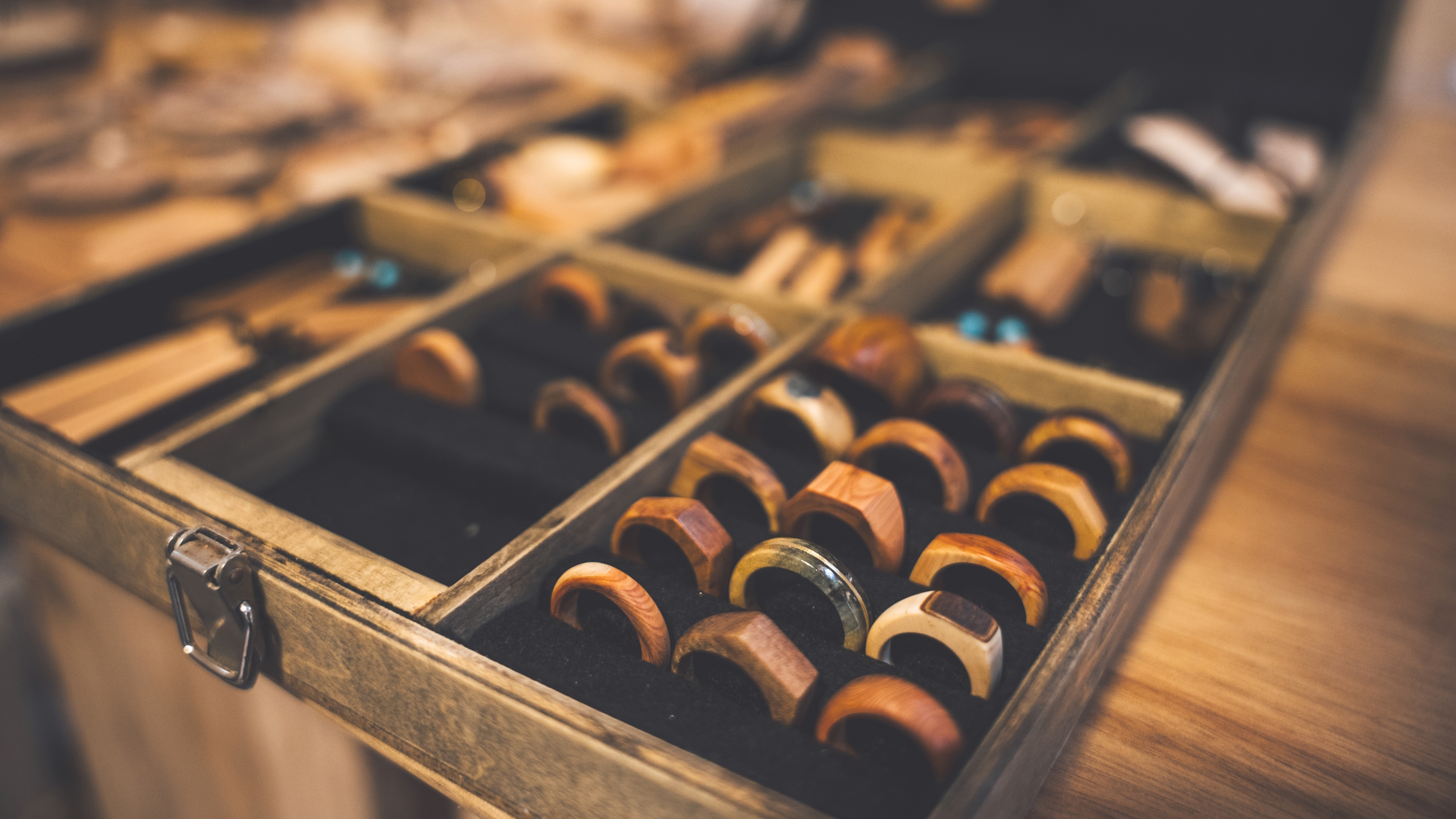 お土産にもピッタリの木工雑貨