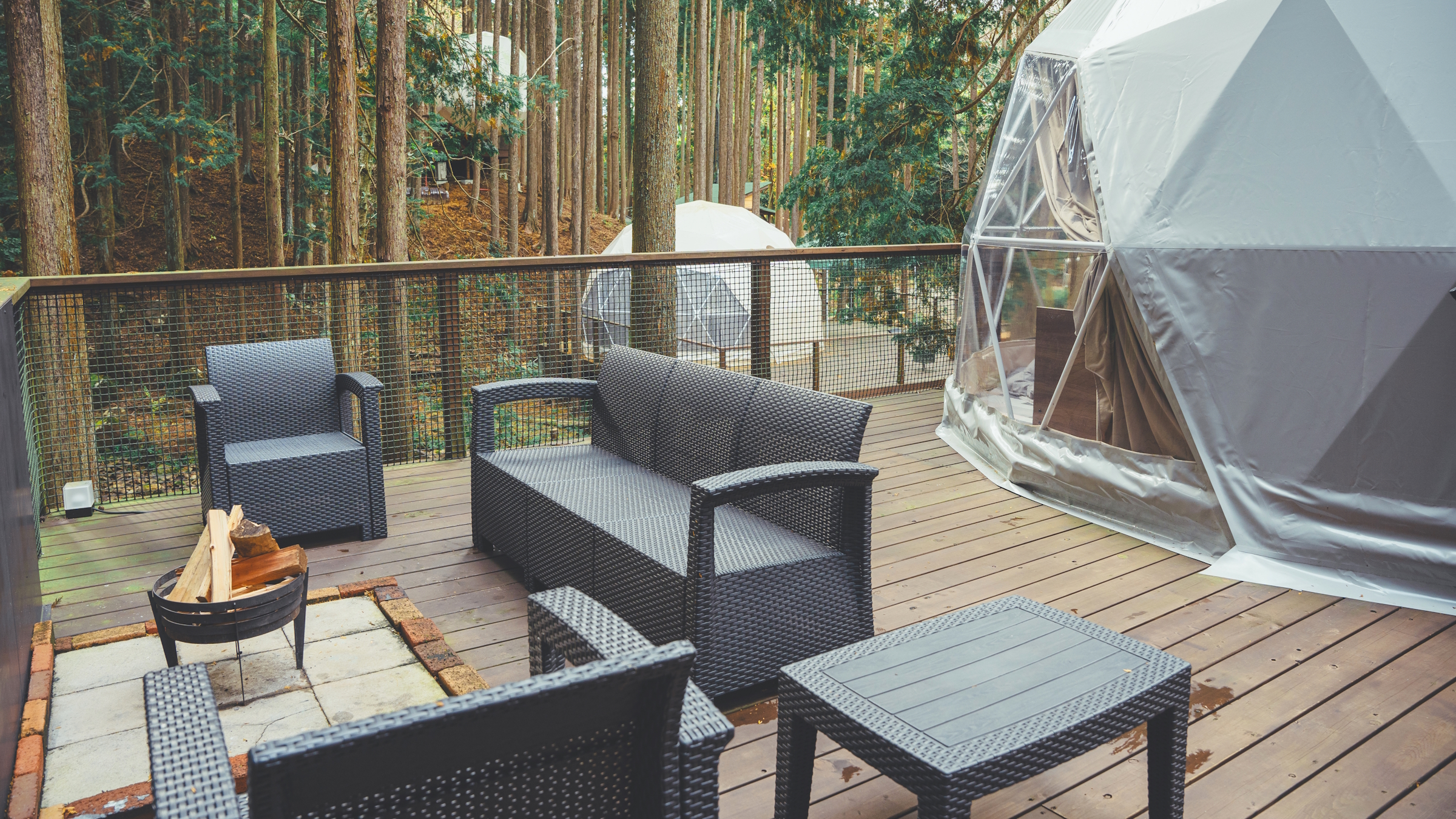 スタンダードドームテント　プライベートデッキ