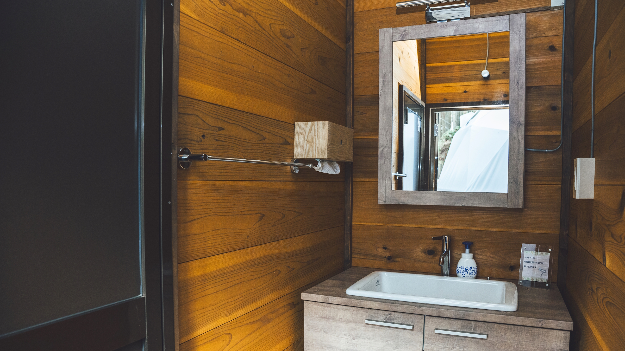 スタンダードドームテント　設備・備品一例