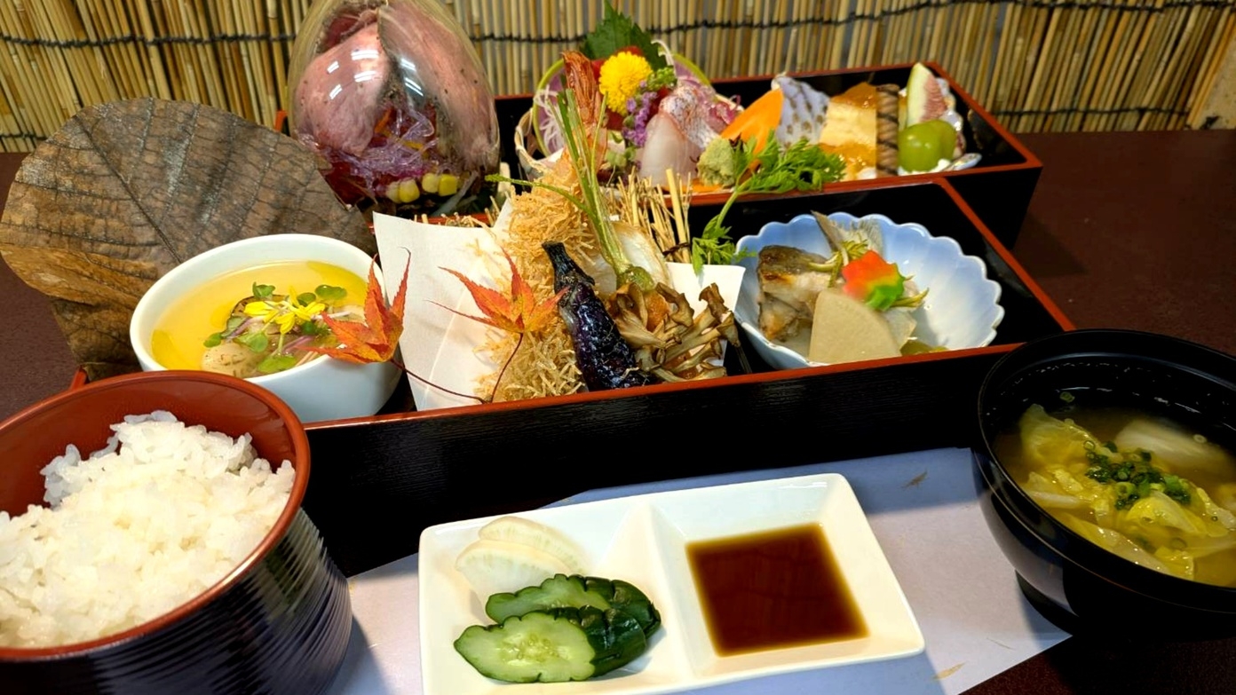 ＼驚きの9,800円／【冬のトクトクバリュープラン】お弁当風夕食膳と温泉でカジュアル冬旅【夕朝食付】