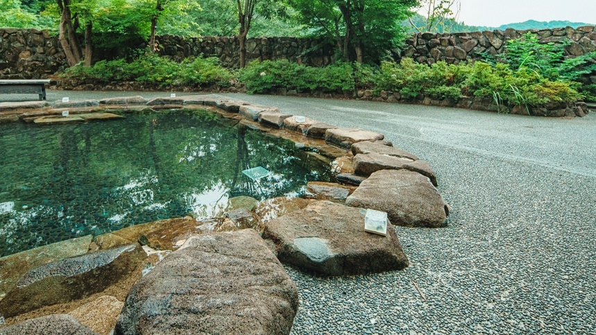 【秋冬旅得プラン!】2名様以上限定！豪華三段重夕食膳と紅葉・雪景色で愉しむ露天風呂満喫旅【夕朝食付】