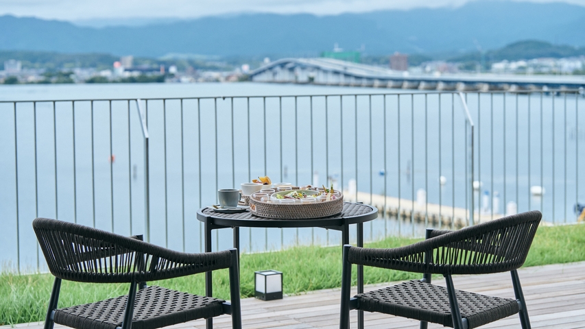 【スタンダード】Floating Breakfast／お好きな場所で楽しむご朝食／1泊朝食付