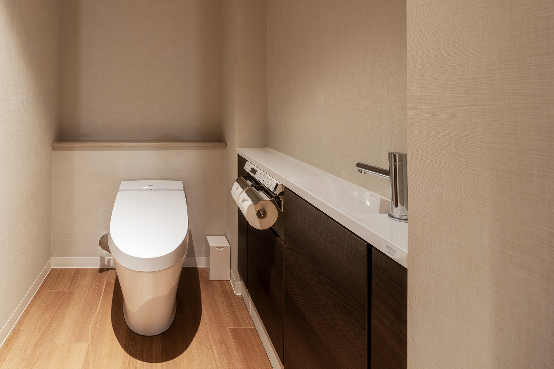 デラックスバンクルーム