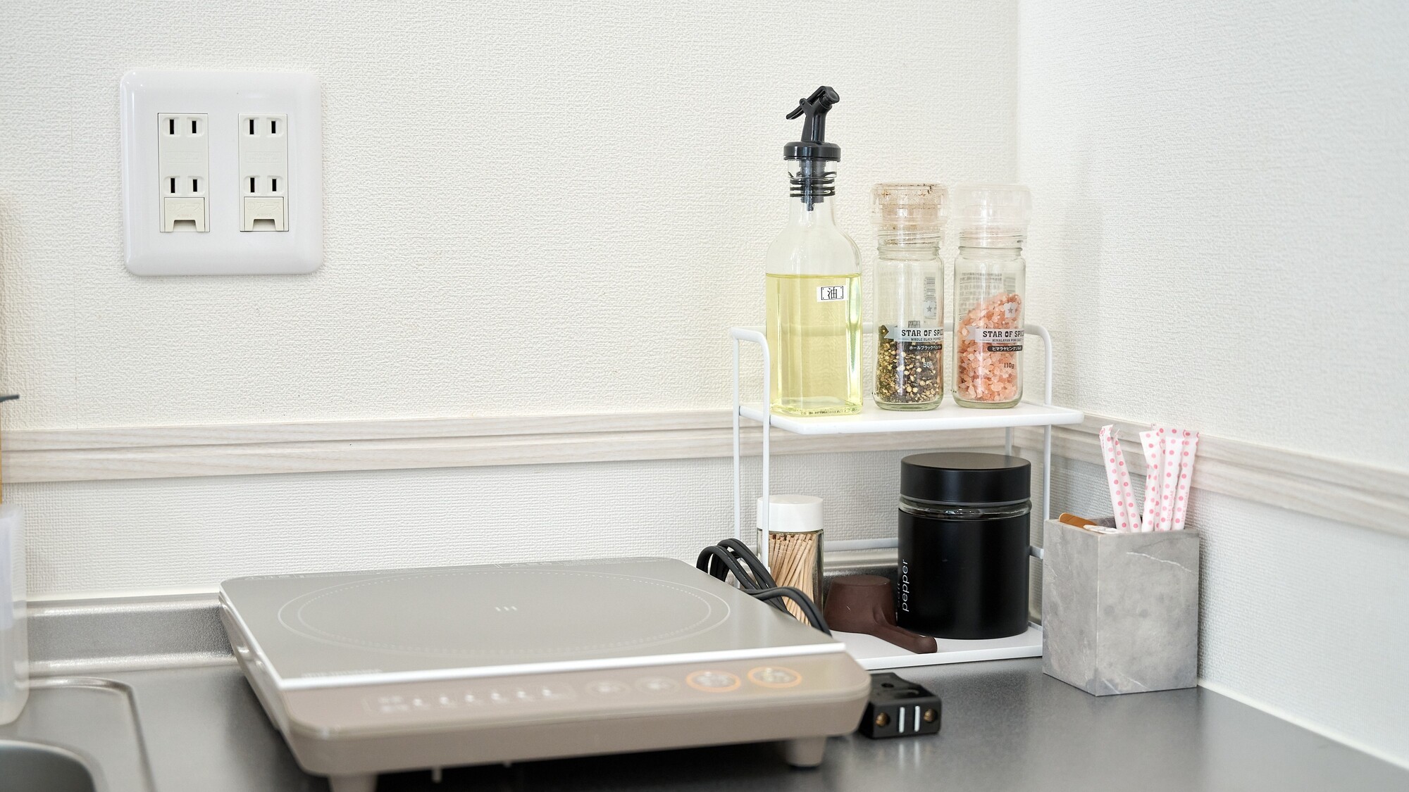 簡単な調味料をご用意しております。