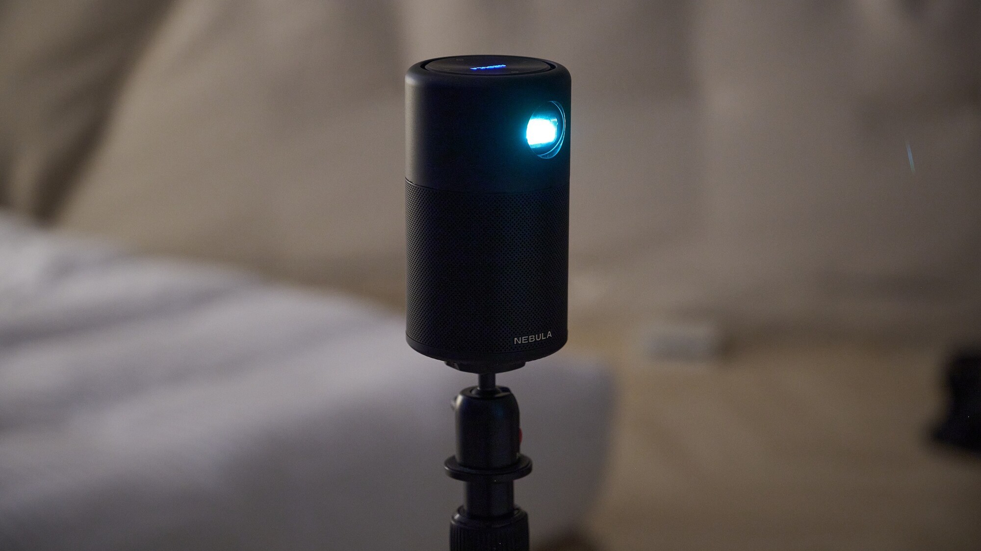 A・B　プロジェクター