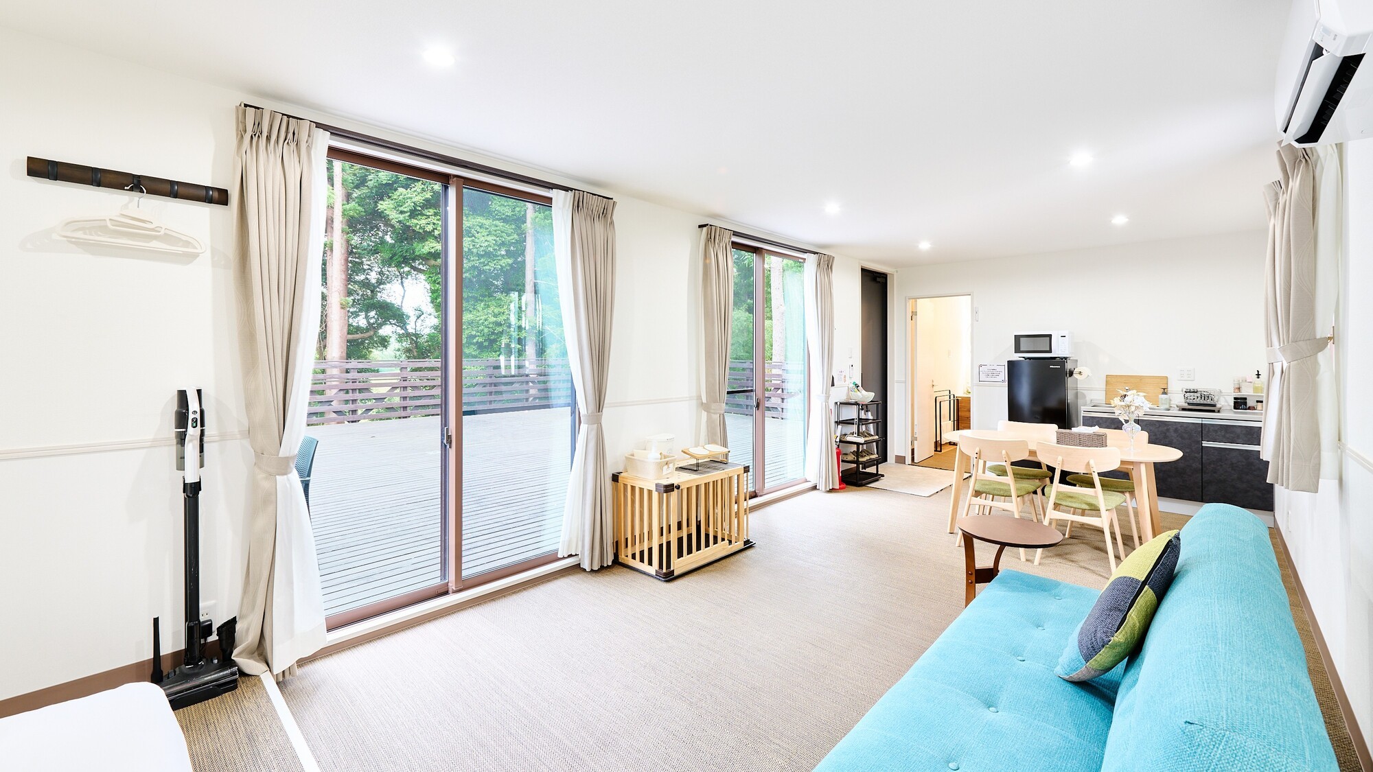 トレーラー内観