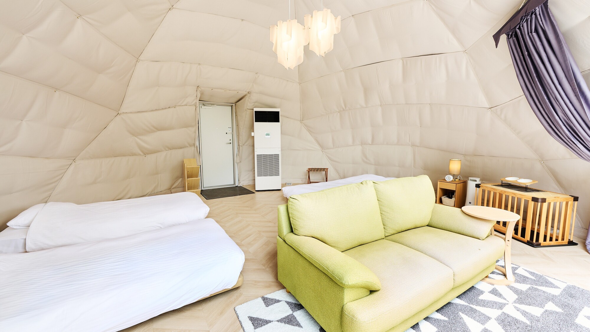 ドームテント内観