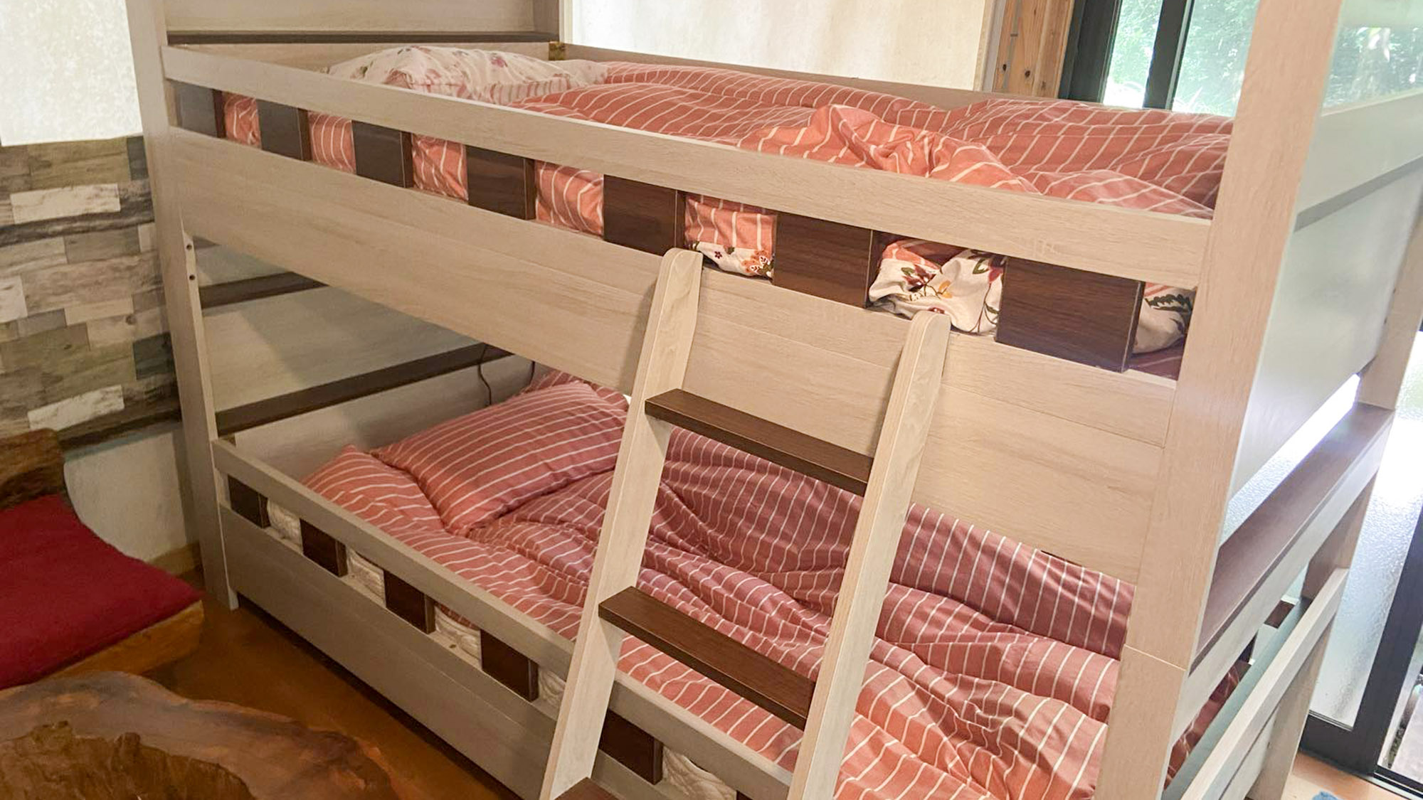 ・【別館・新燃】2段ベッド1台を設置。子供から大人まで使用可能です