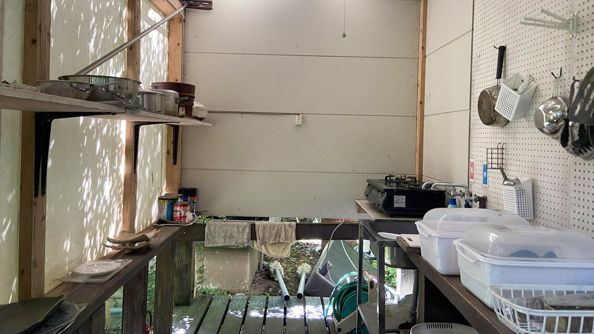 ・【共有スペース】ガスコンロを設置していますので面倒な火おこしの心配もありません