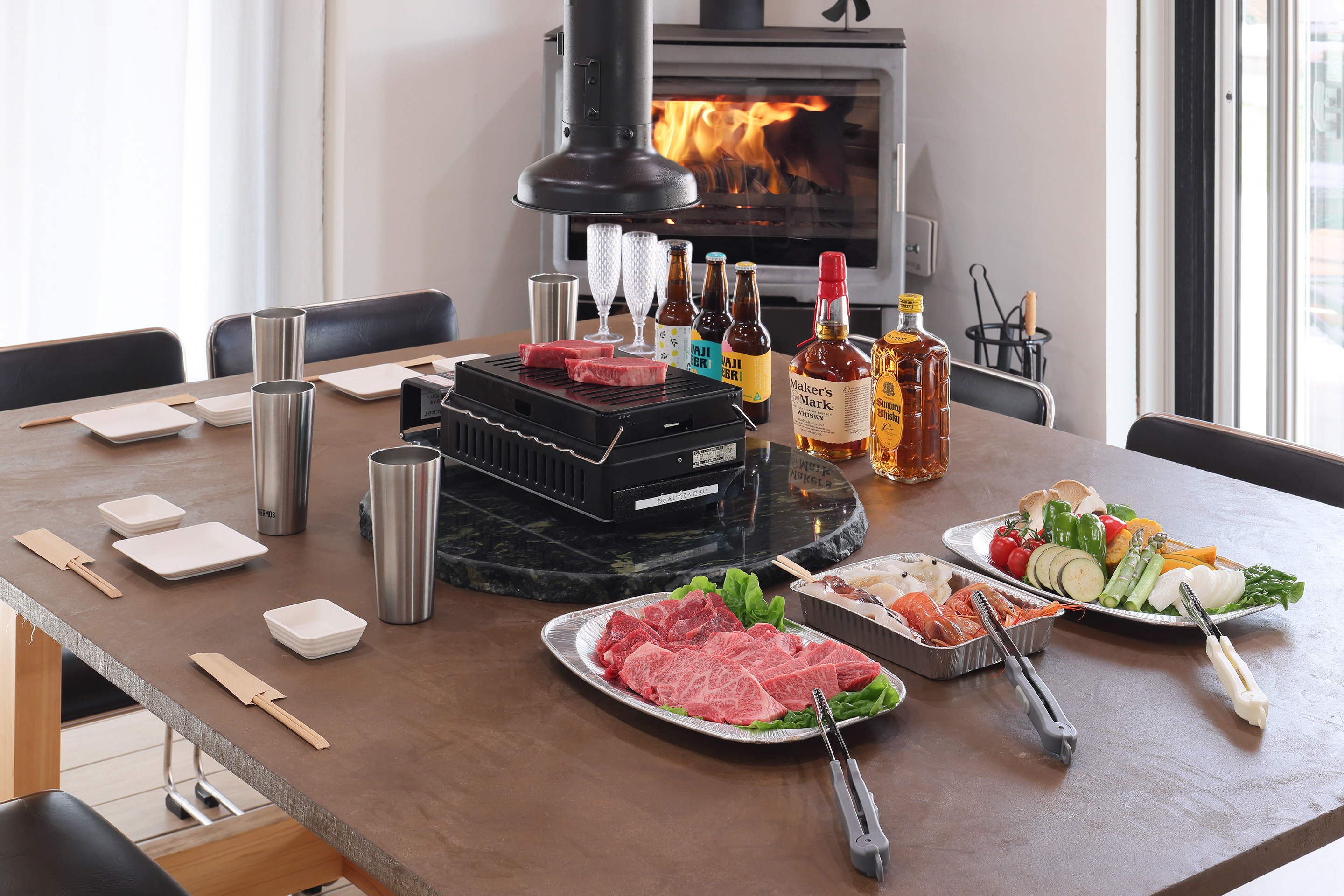 ダイニング棟-IKARI-での食事風景