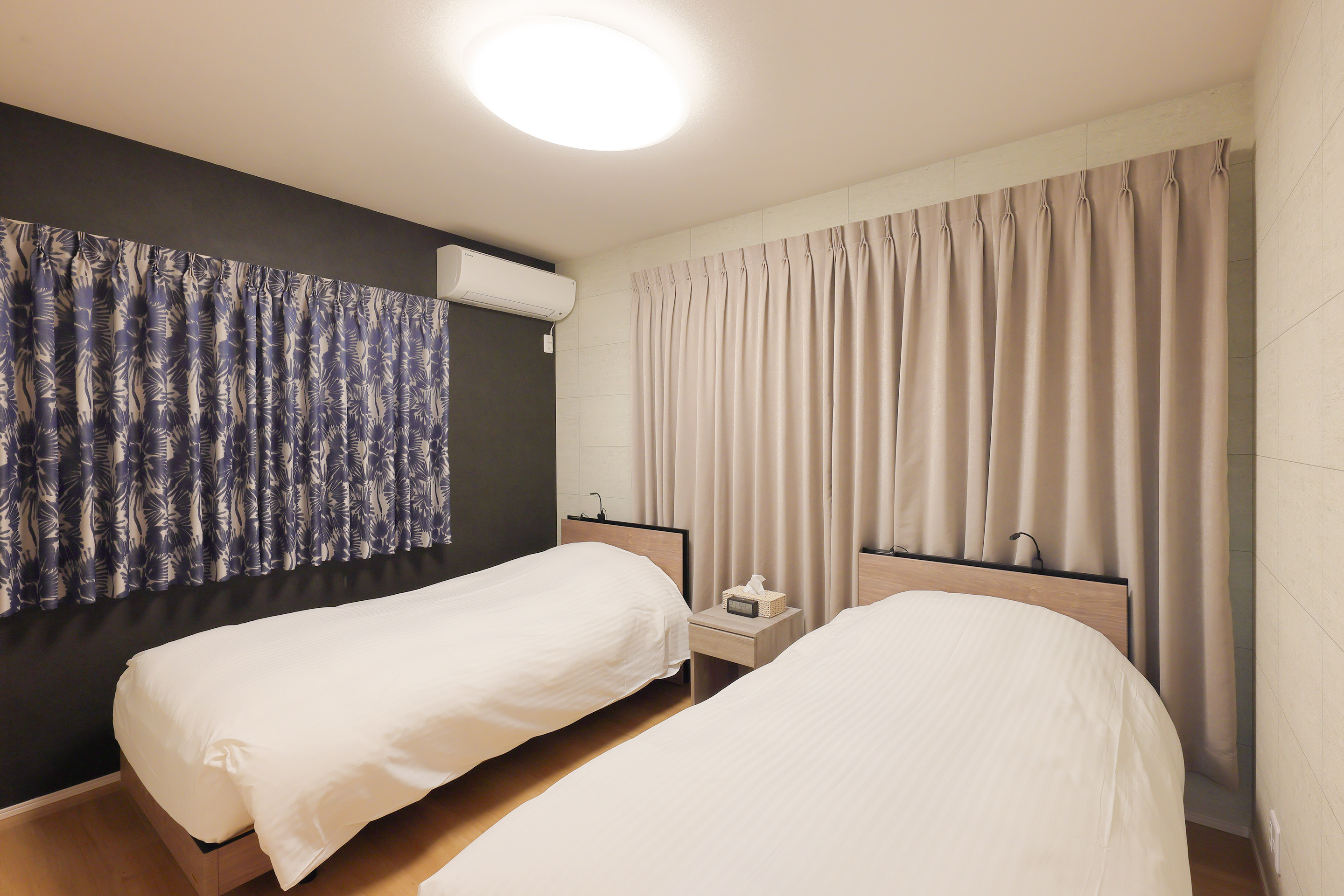 ツインベッドルーム1