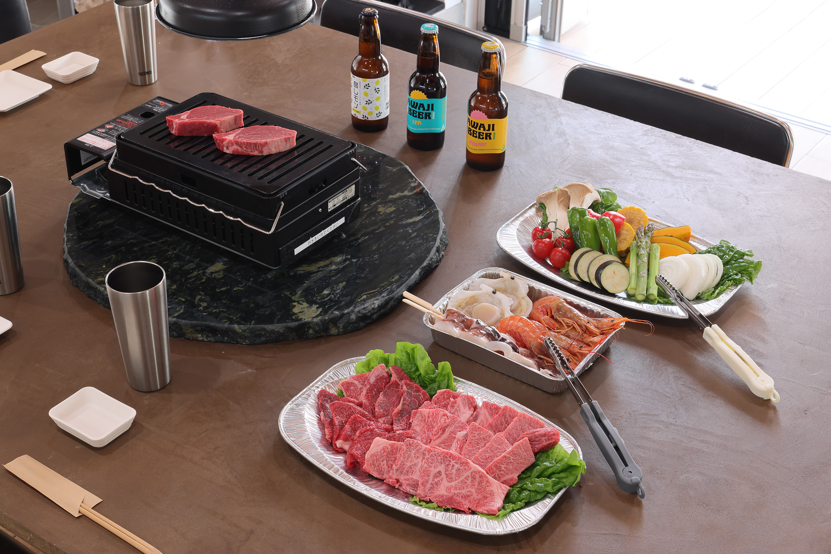 ダイニング棟-IKARI-での食事風景