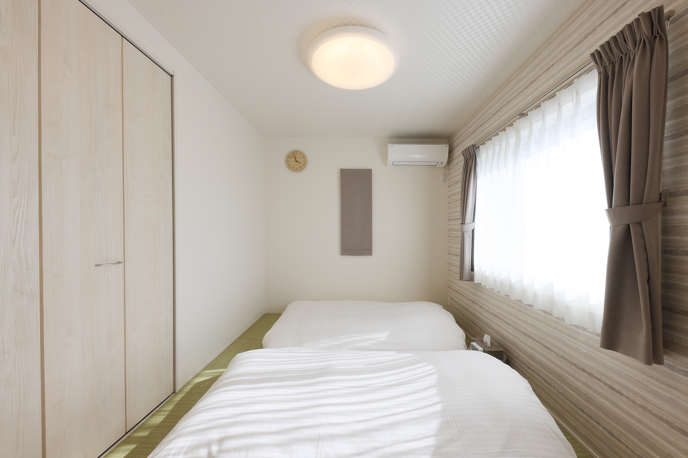 畳ルーム2：最大3組の布団をセットできます