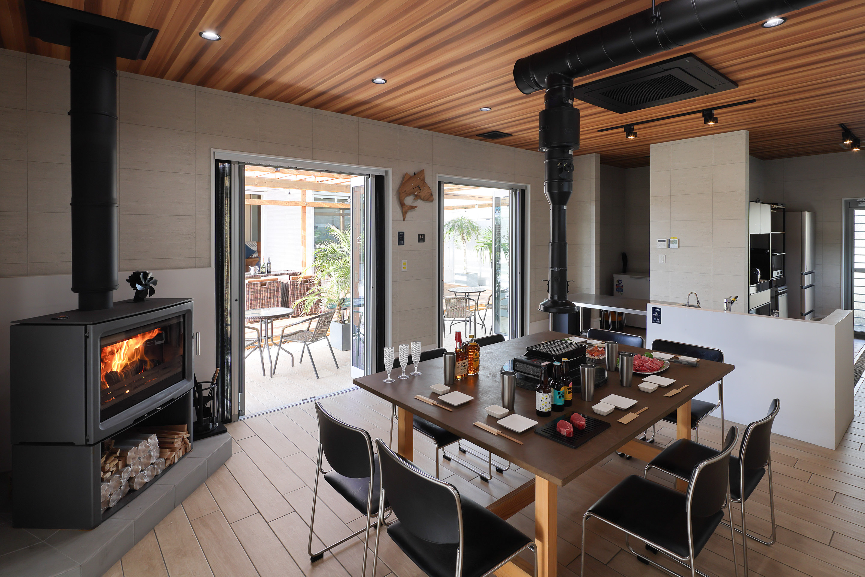 ダイニング棟-IKARI-のダイニングスペース