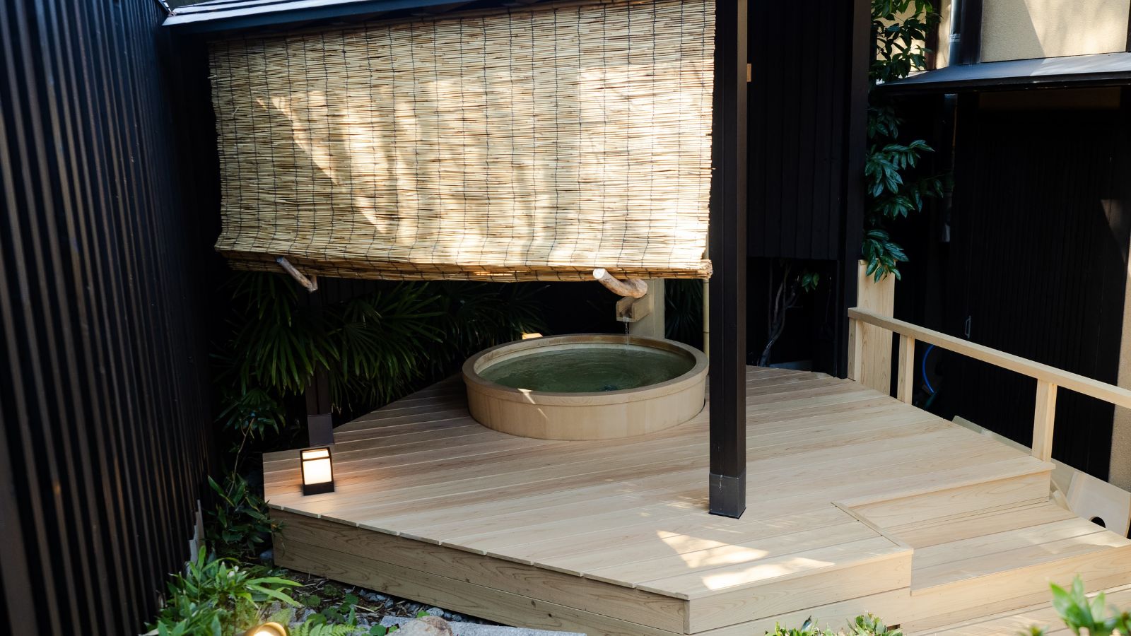里枝温泉｜石の湯