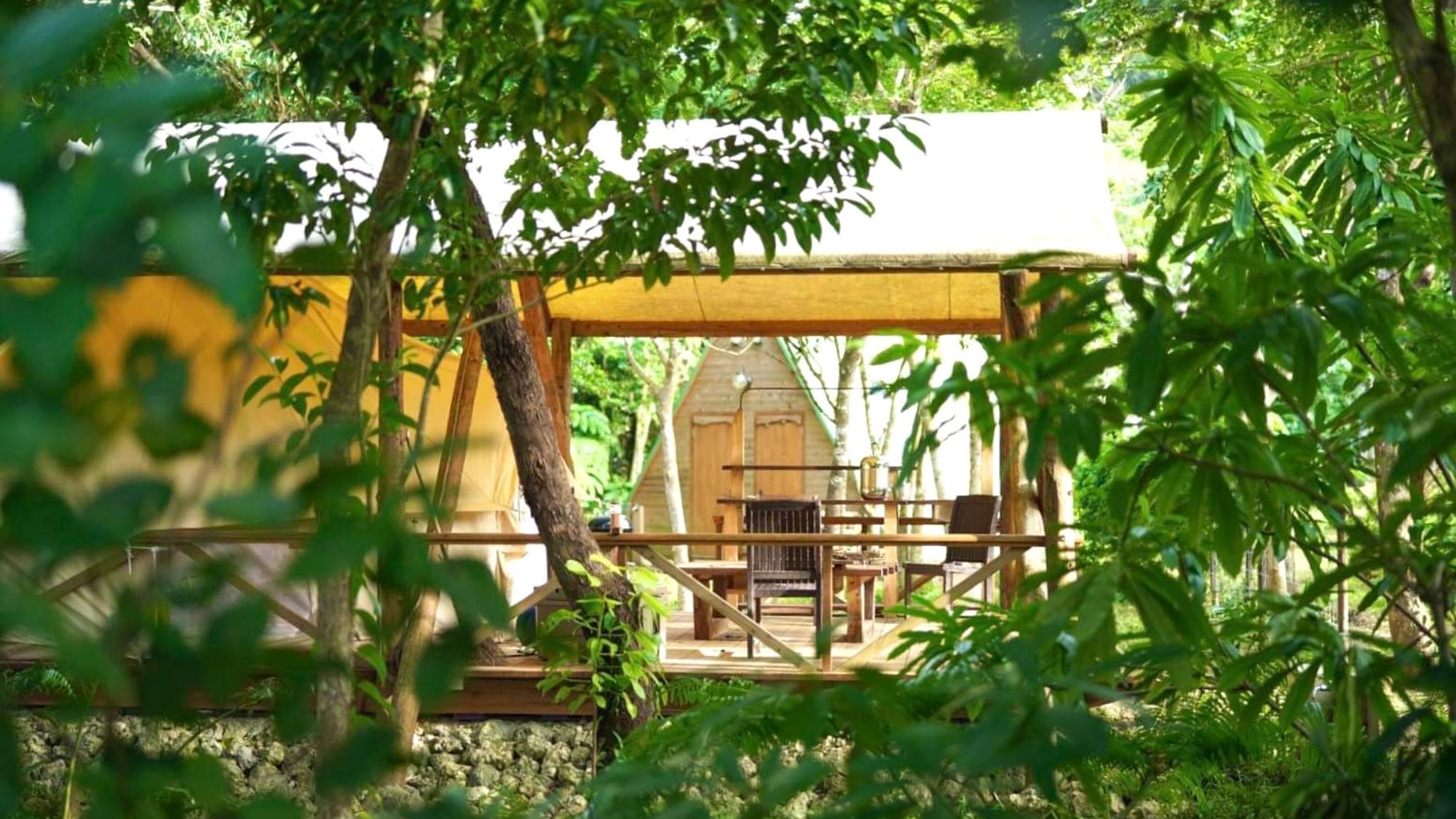 ・【グランピングテント】国立公園の自然と一体となったキャンプ体験。石垣島での忘れられない思い出作り