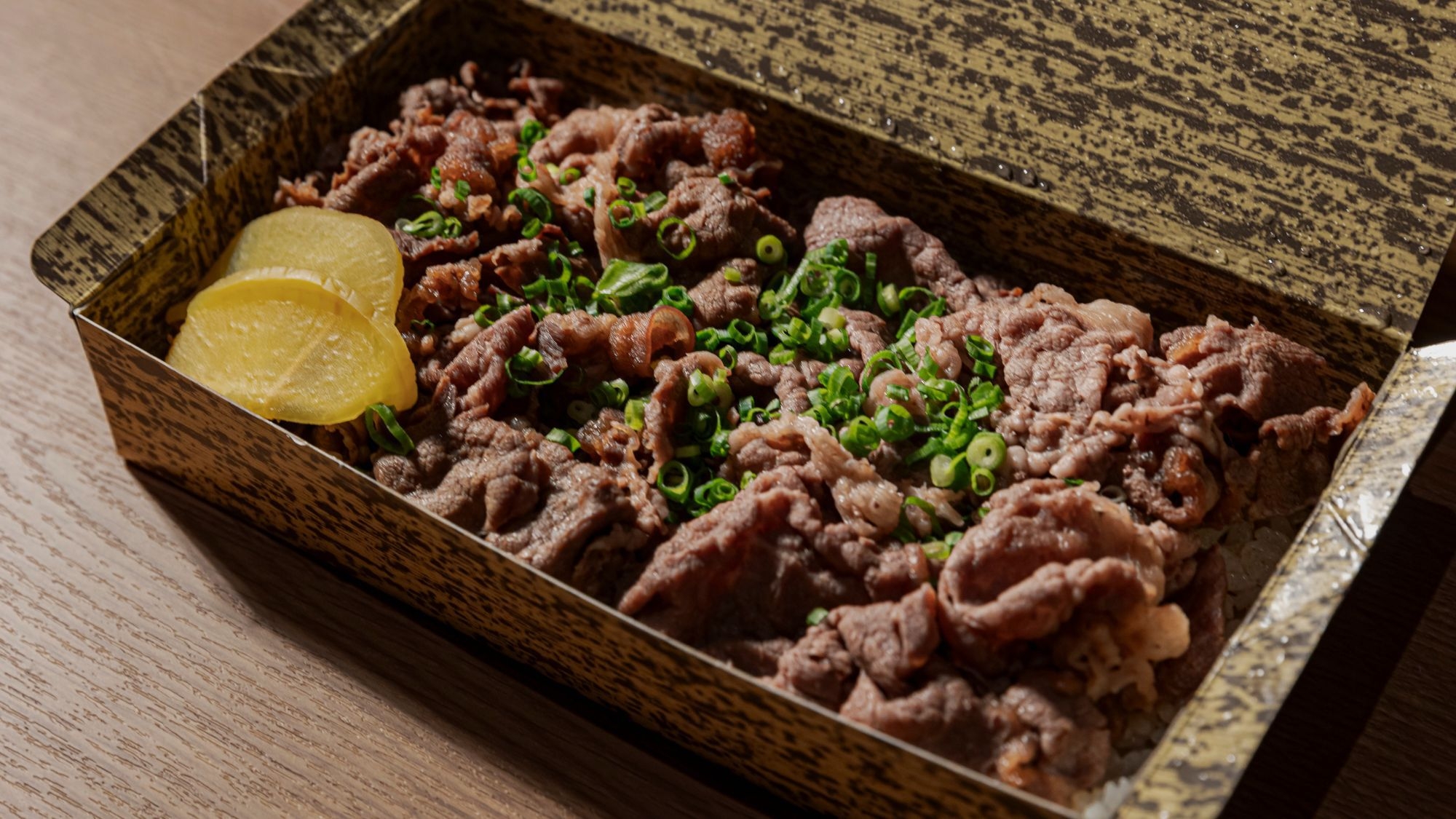 【国産うなぎ＆おおいた和牛弁当付】夕食は源 駅前店No.1の贅沢弁当を、お部屋で堪能＜1泊2食付＞