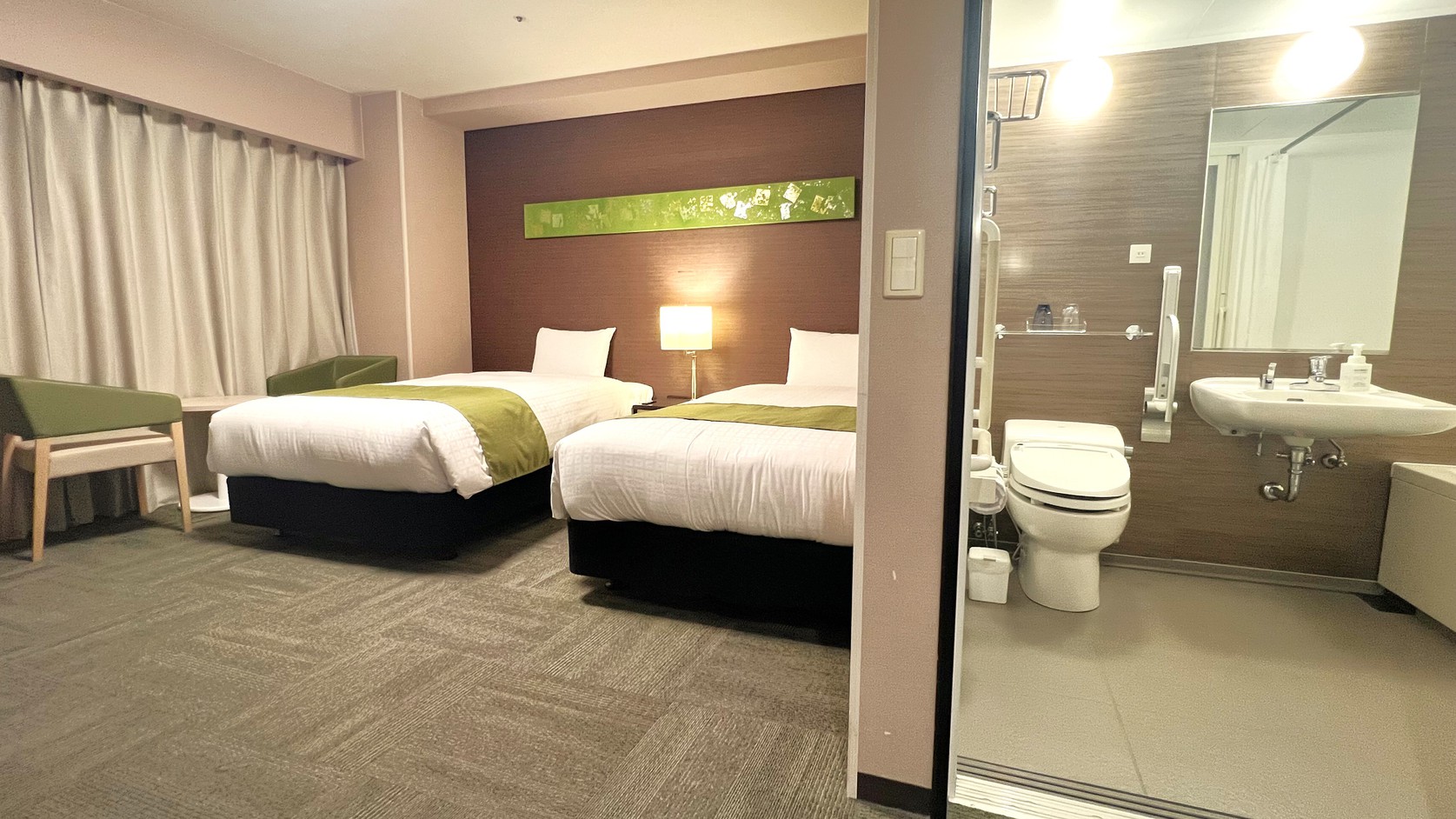 ユニバーサルツインルーム