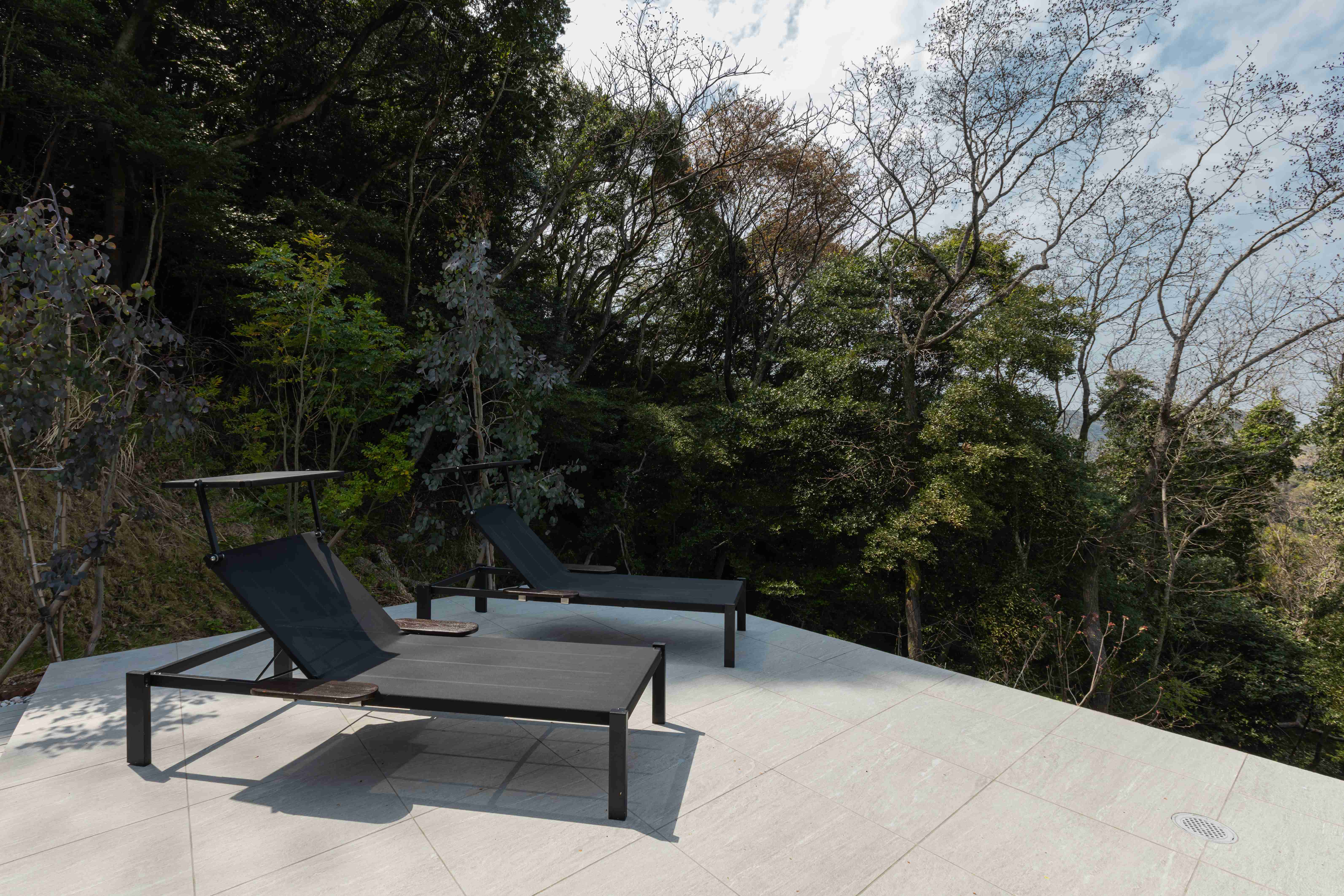 癒庭　外気浴スペース