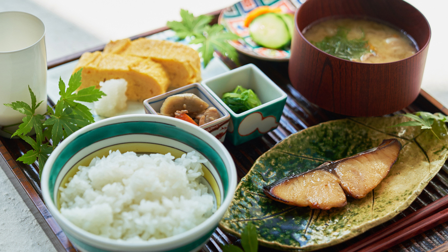 里山で唯一無二の美食体験［2025年3月までのご宿泊］