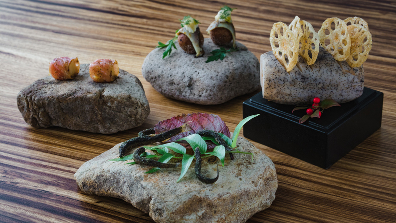 里山で唯一無二の美食体験［2025年3月までのご宿泊］