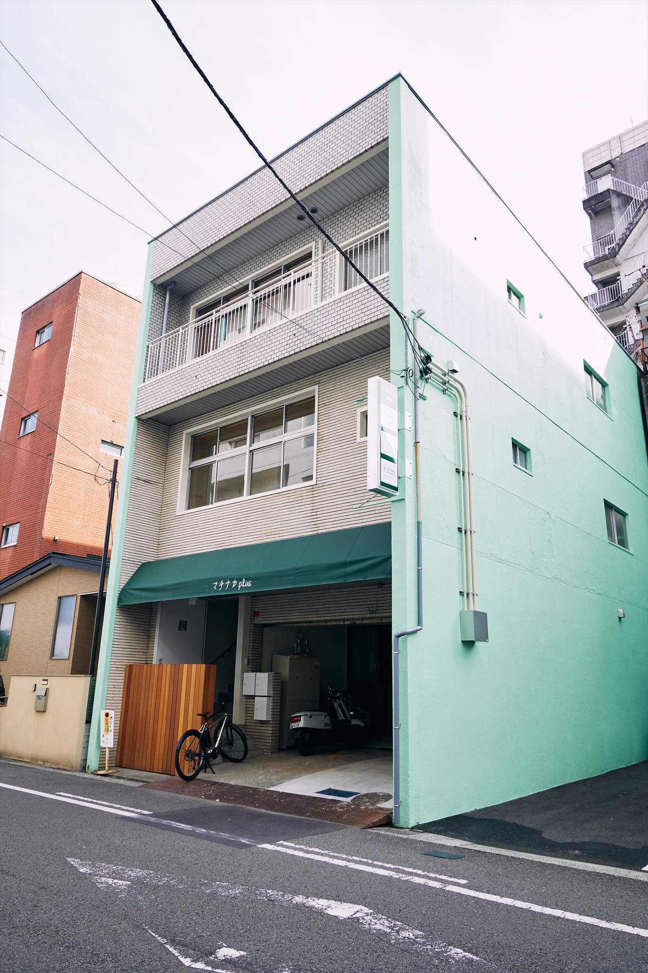 UWU005 オアシスルーム