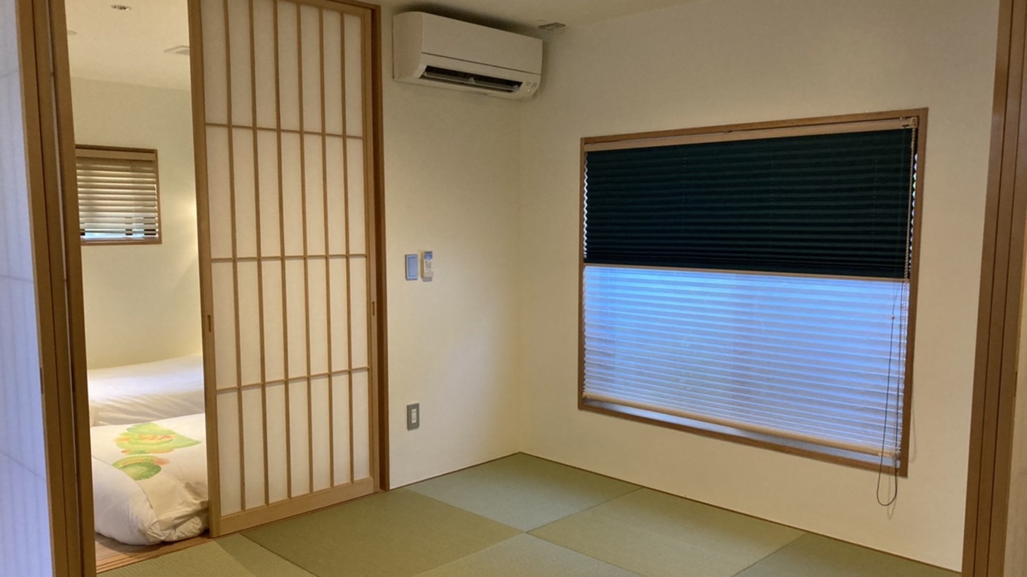 *【客室一例】和室/各棟には琉球畳を使用した和室が備わっております。
