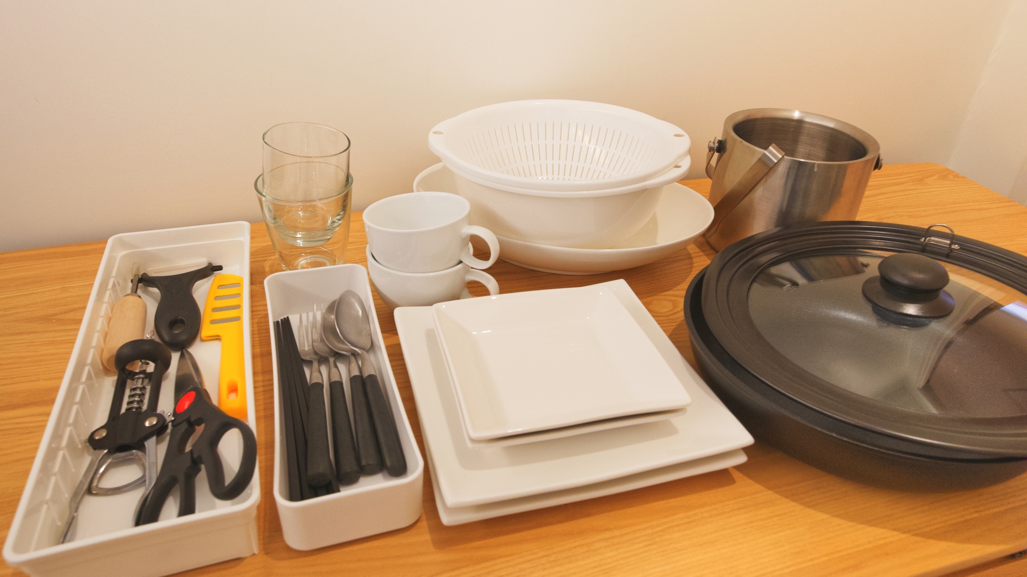 *【共通】人数分に合わせたお箸、食器、調理器具を用意しております。