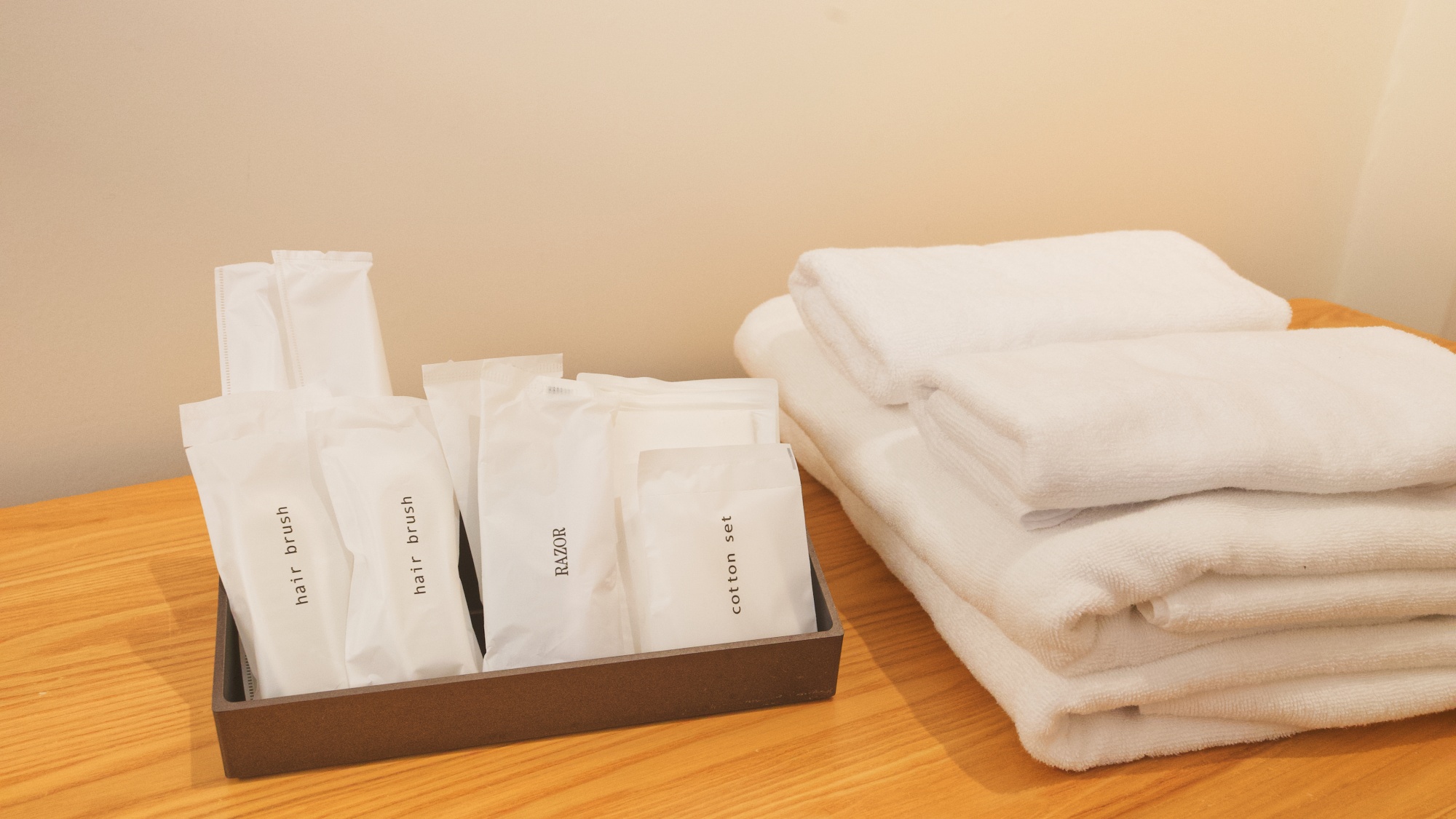 *【共通】人数分のタオル、歯ブラシ、ヘアブラシ、シェイバー、ボディタオル、コットンを用意しております