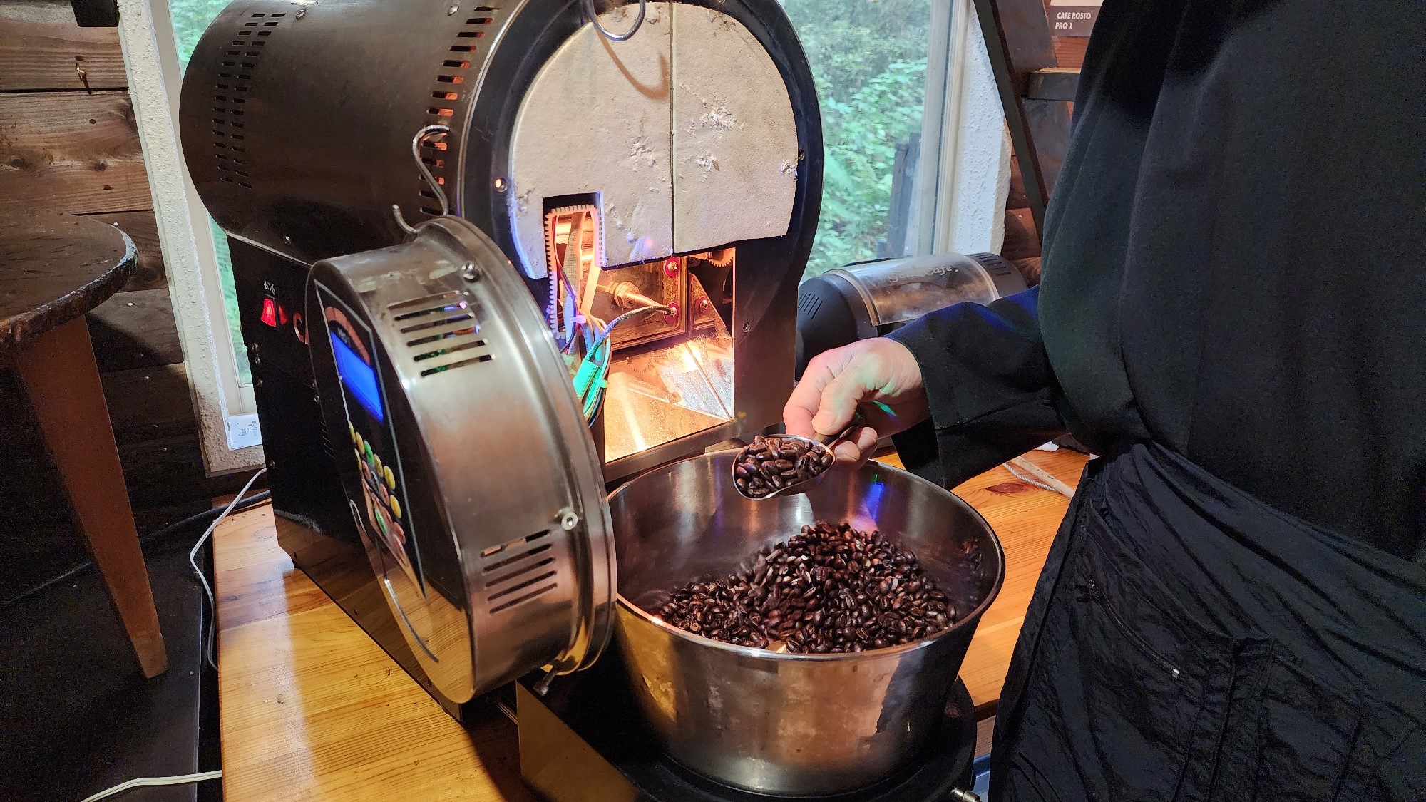 【カフェ】自家焙煎のこだわりコーヒー