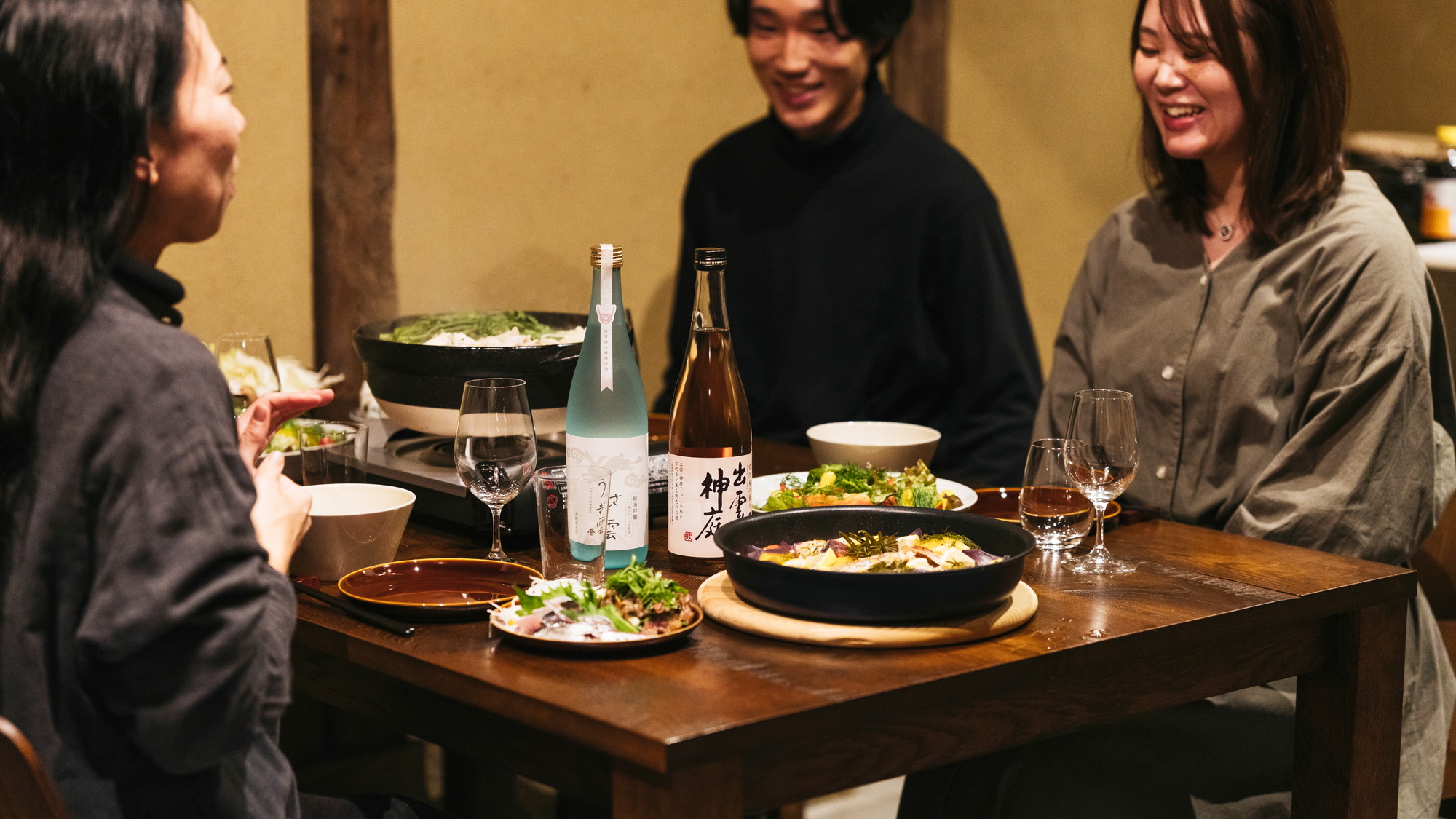 【夕食】自分の好みに合った自由な食事をおたのしみいただけます（一例です）