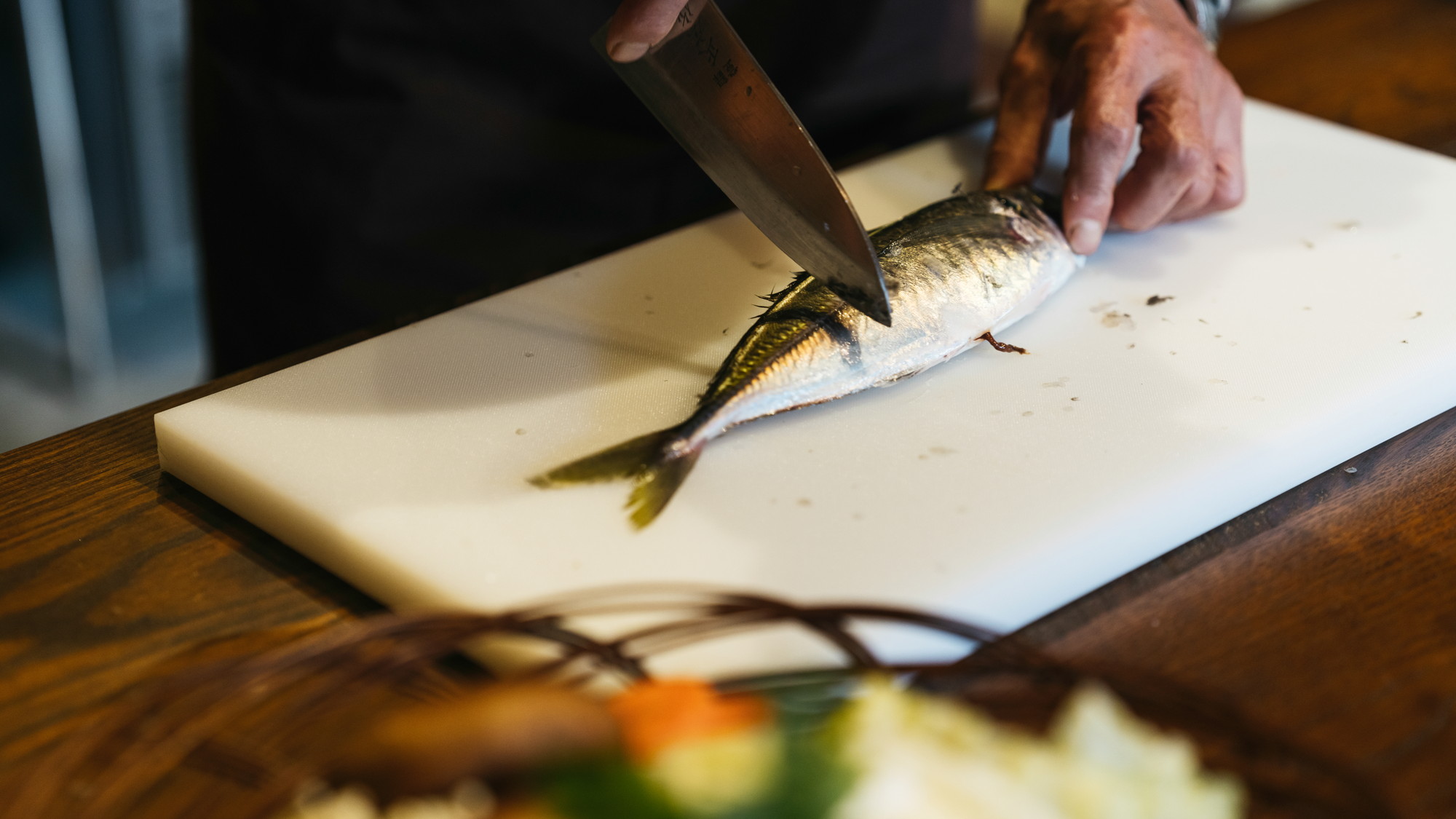 【夕食】客室に備えたキッチンで、地元食材を使ったお料理をお楽しみください（一例です）