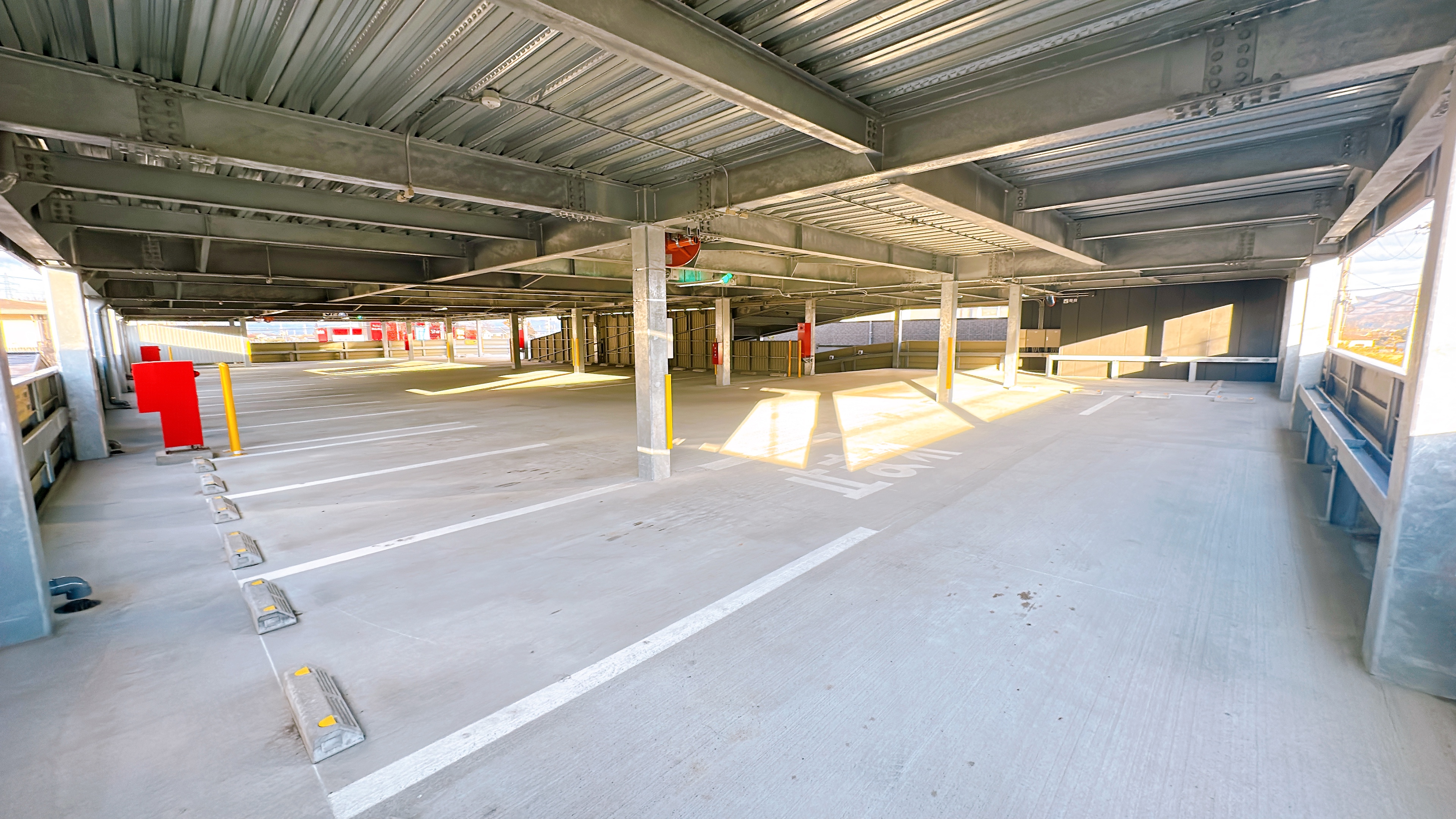 立体駐車場-2階