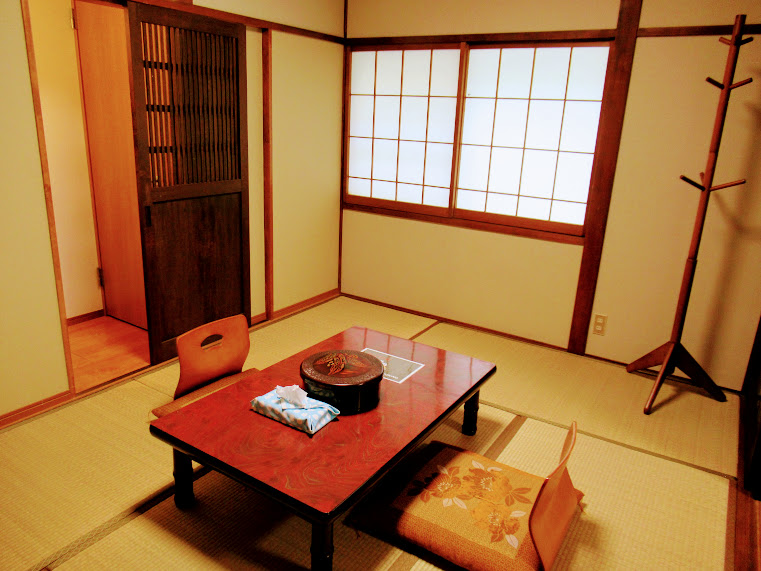 岩鏡　居室