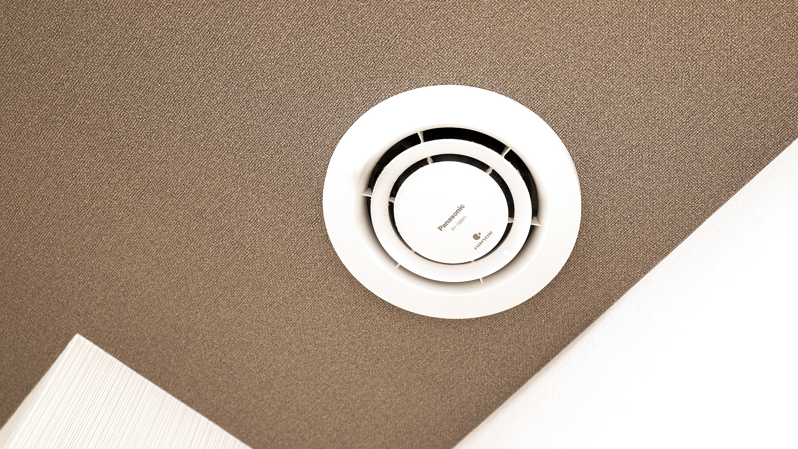 ナノイー発生器