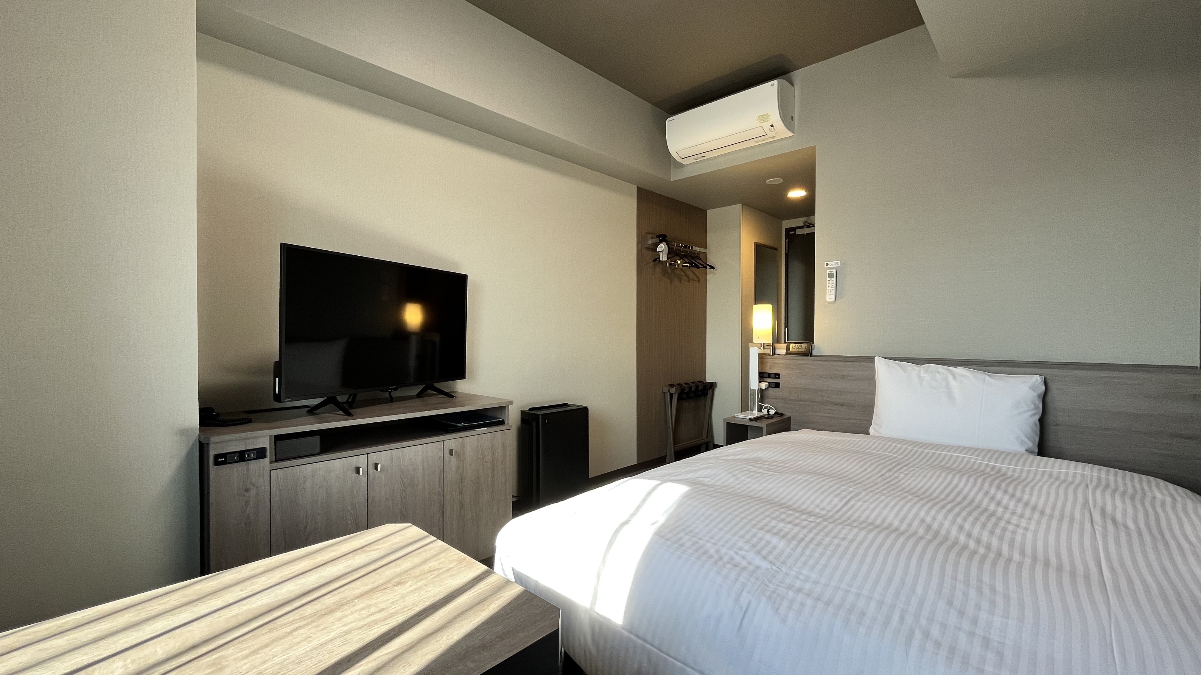 コンフォートシングルルーム ベッドサイズ130&times;200（15平米）