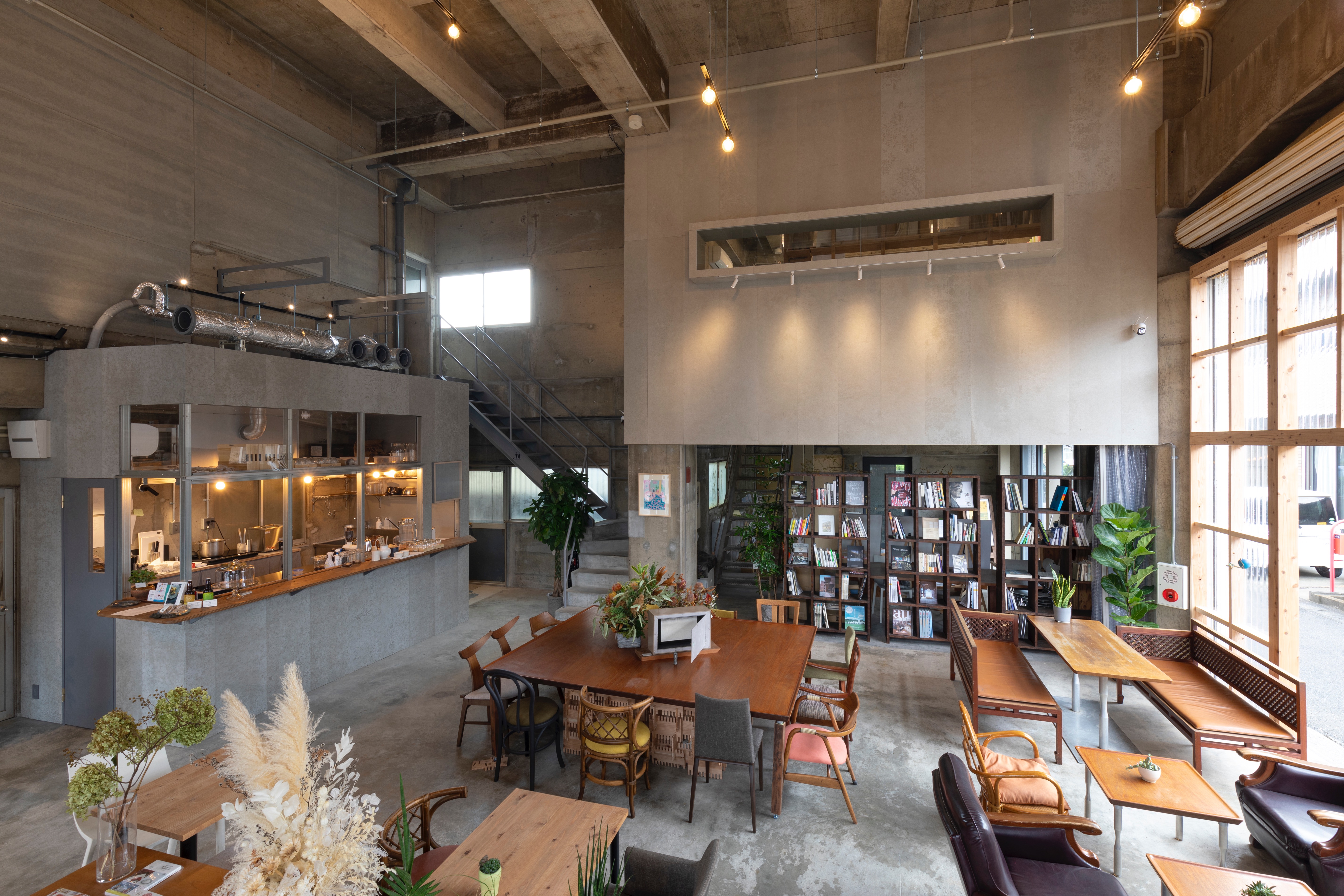 HAJIMARI LOUNGE