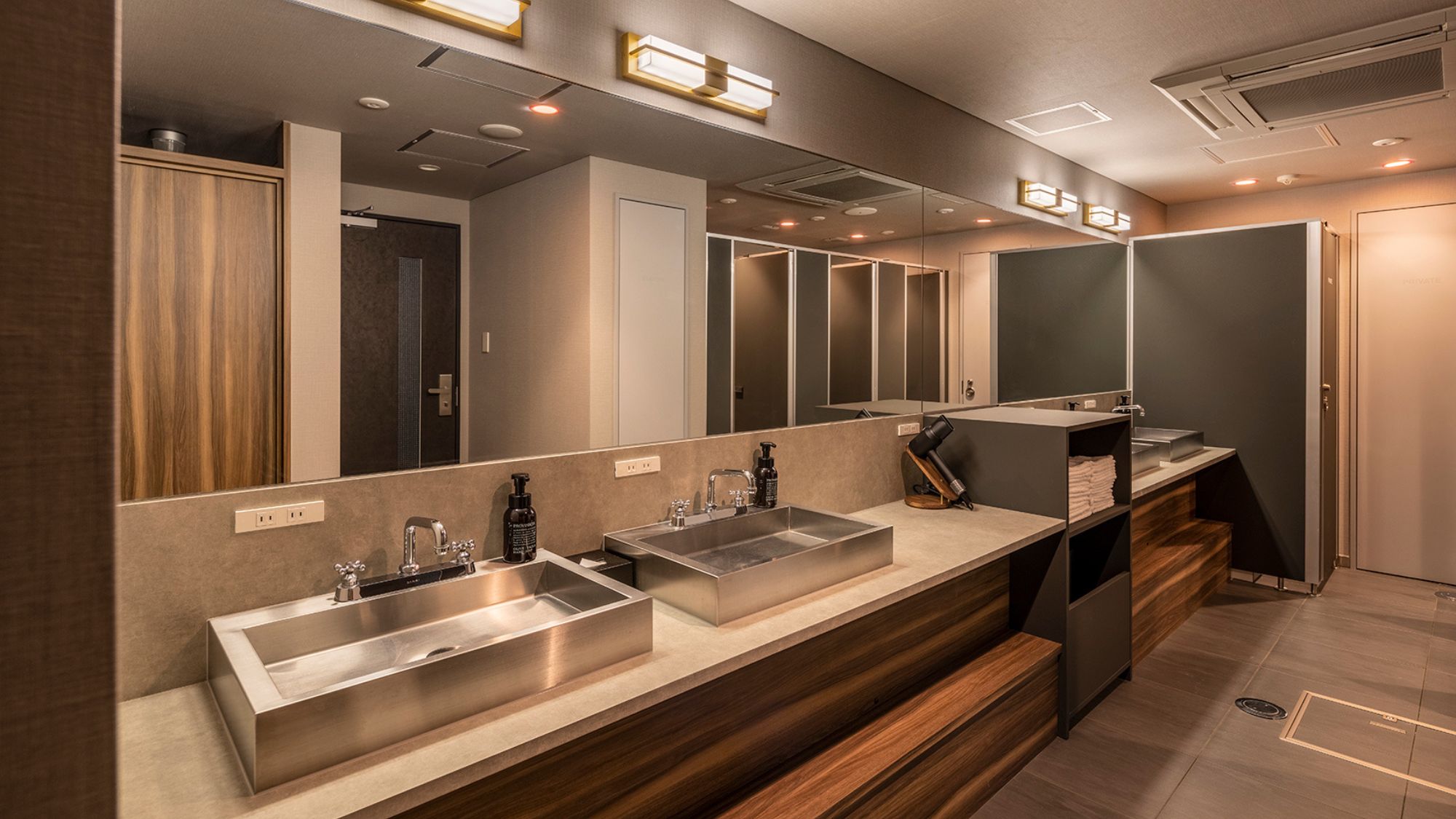 共用シャワールーム