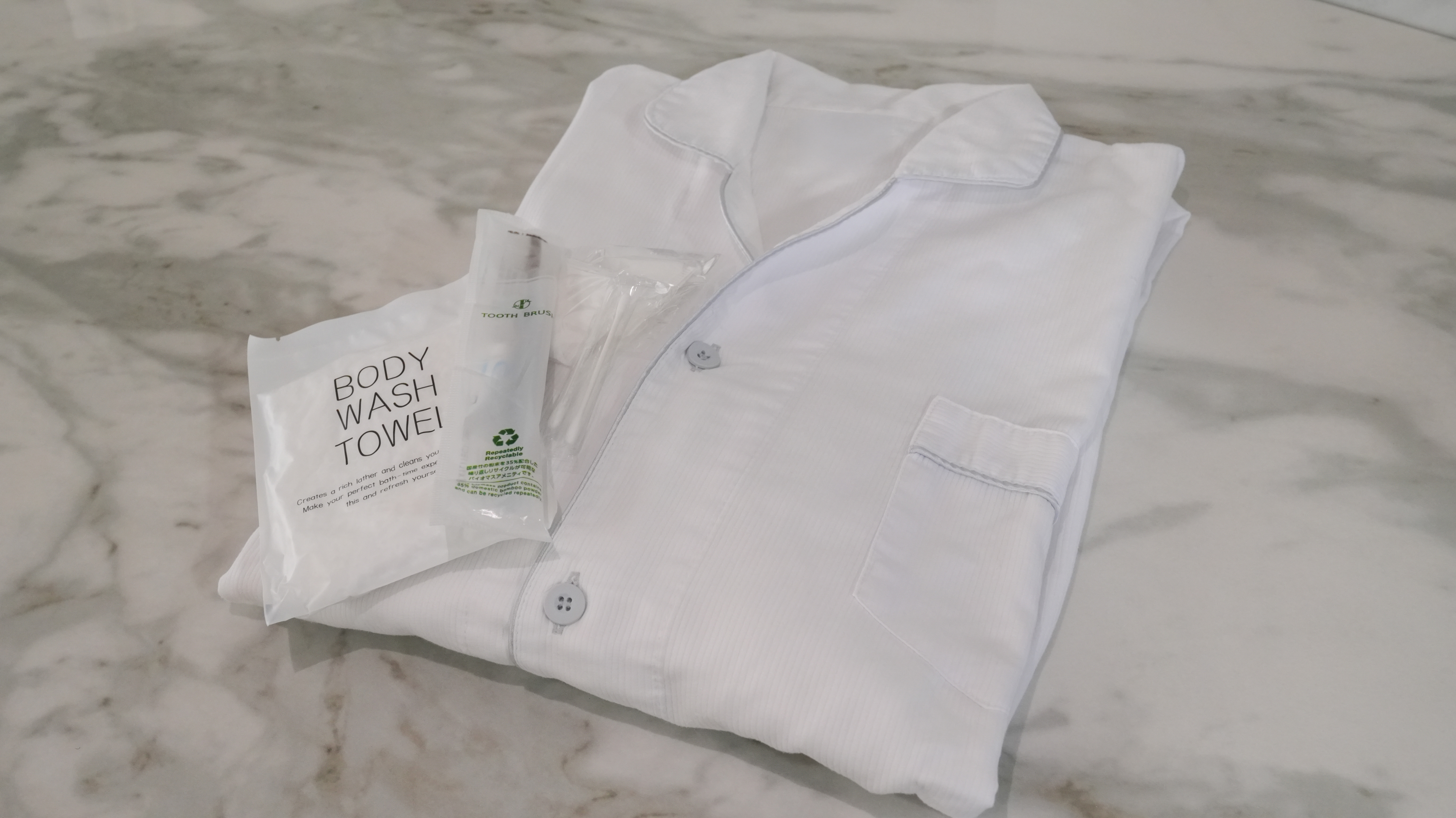 ガウン、アメニティ等全室