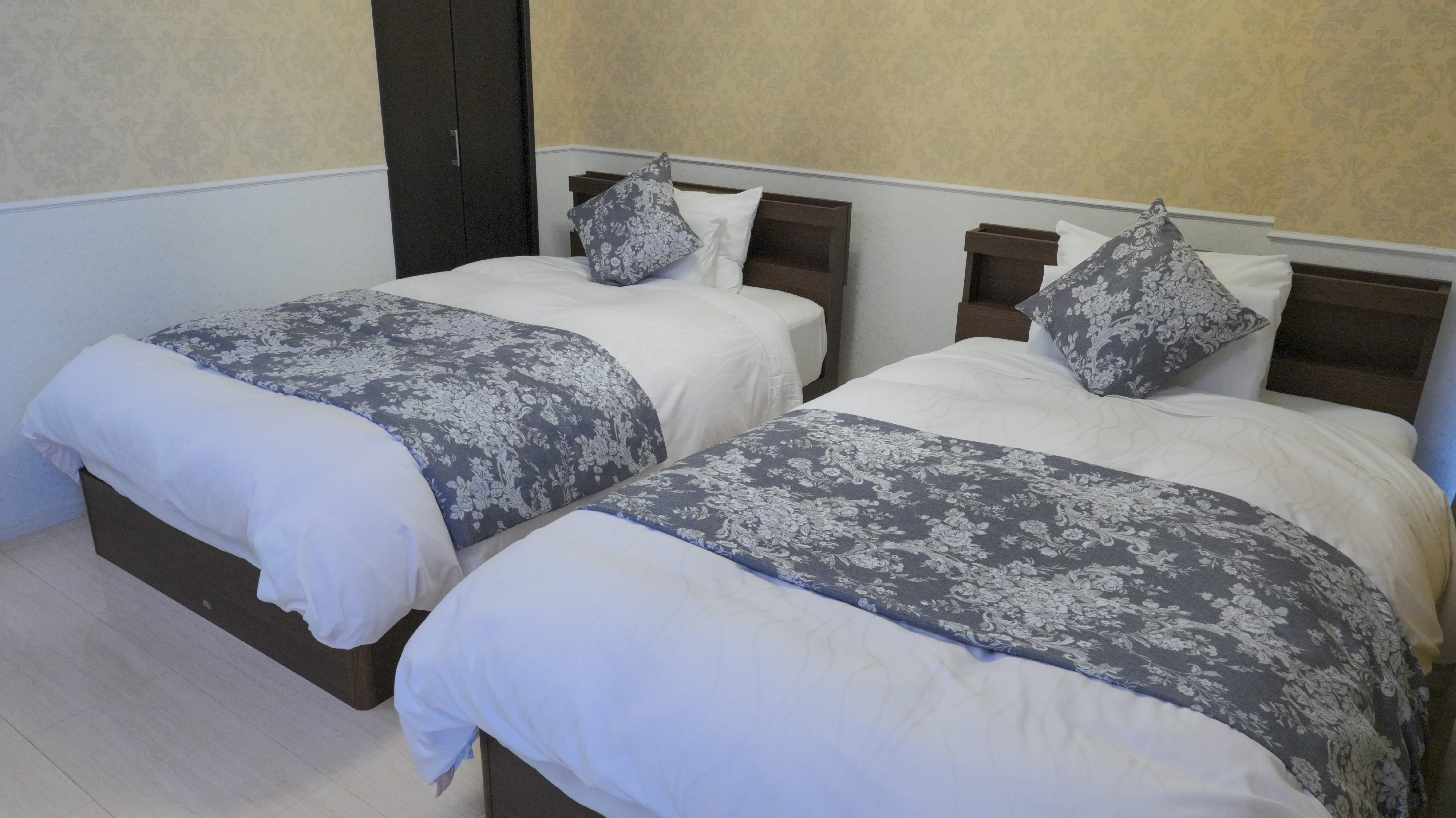 プラチナツイン（禁煙）シモンズ製ベッド