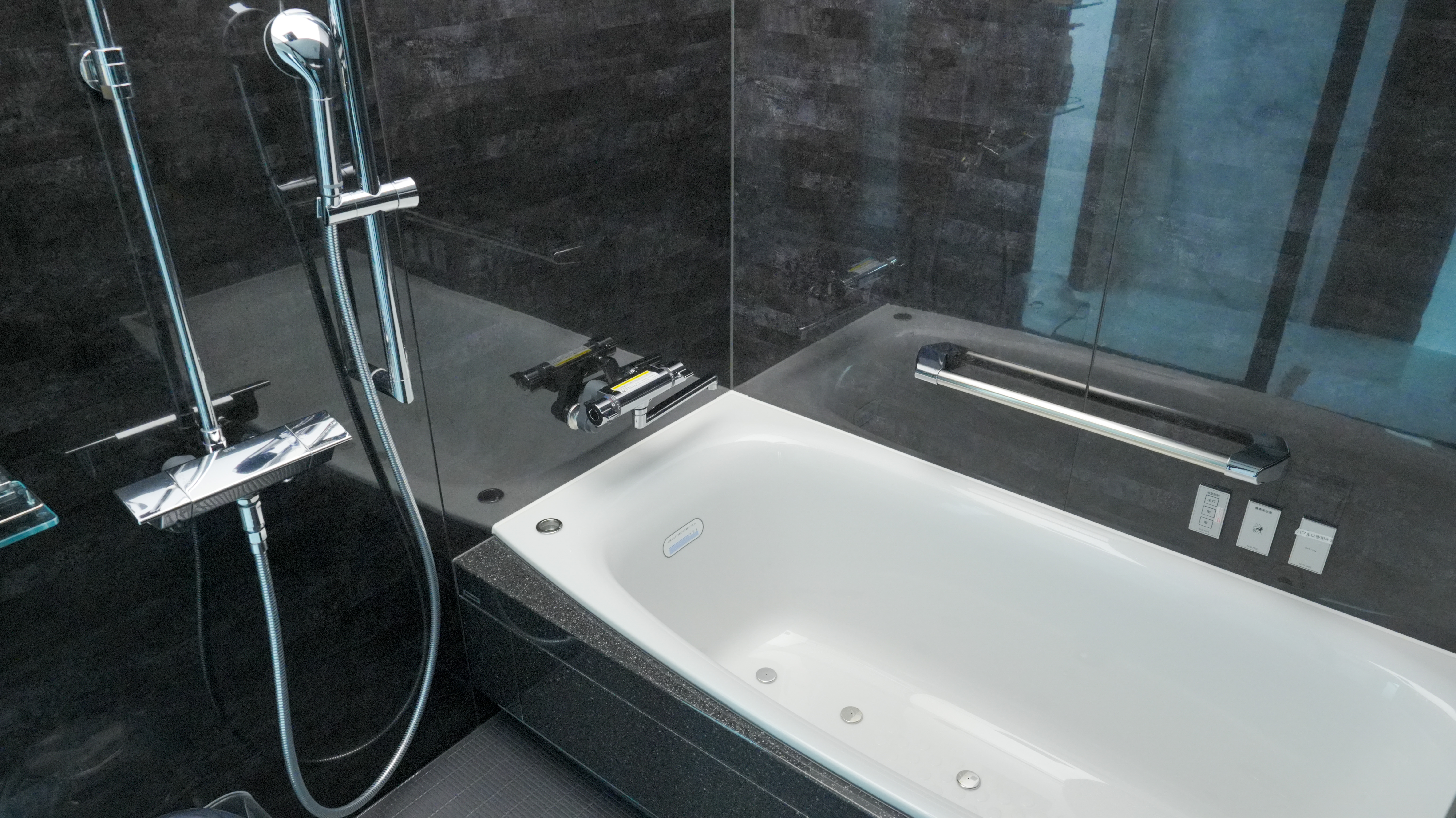 ロイヤルツイン・プラチナツイン（禁煙）シモンズ製ベッドPanasonic Lクラスバスルーム1616