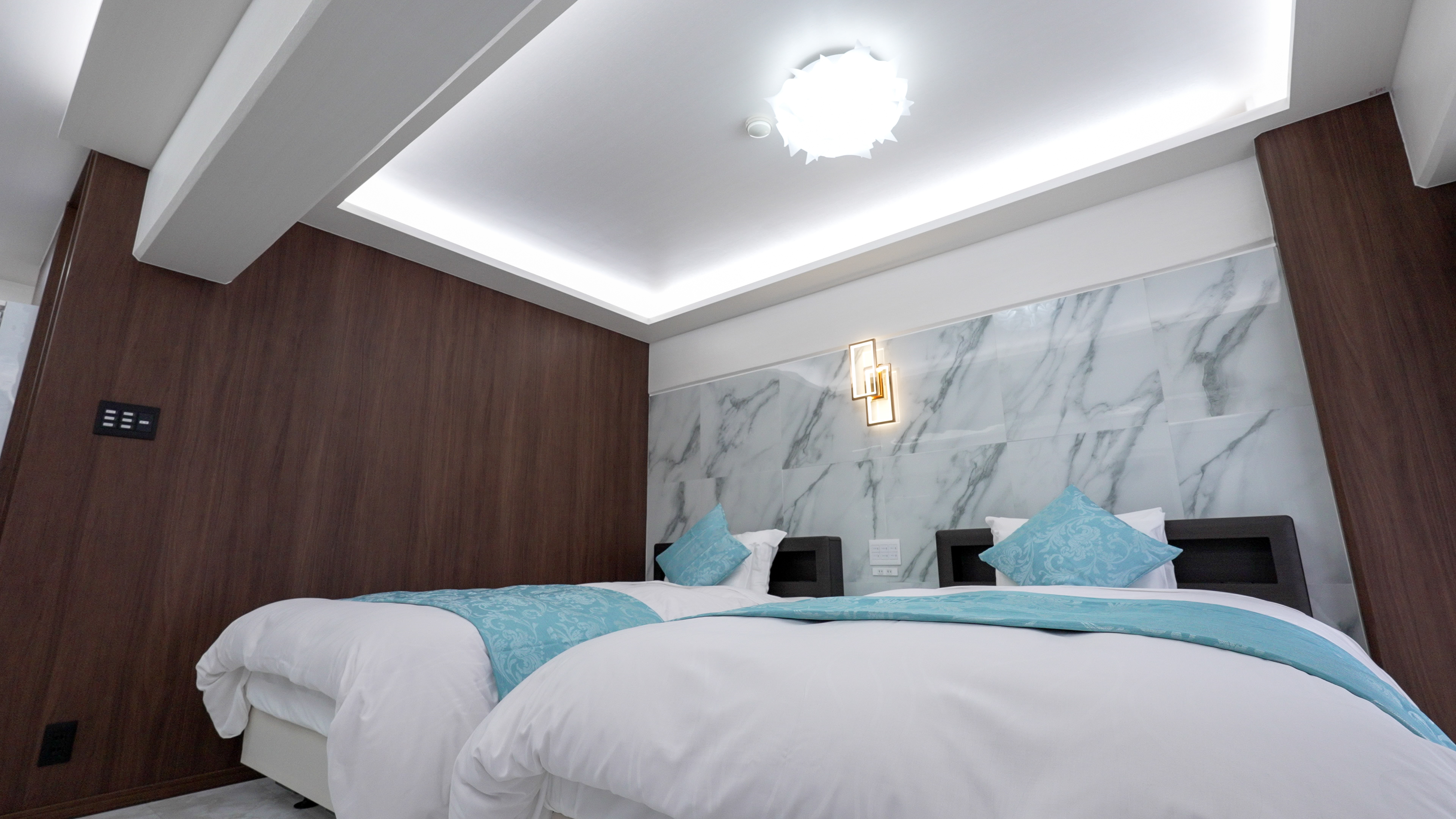 ロイヤルツイン（禁煙）シモンズ製ベッド