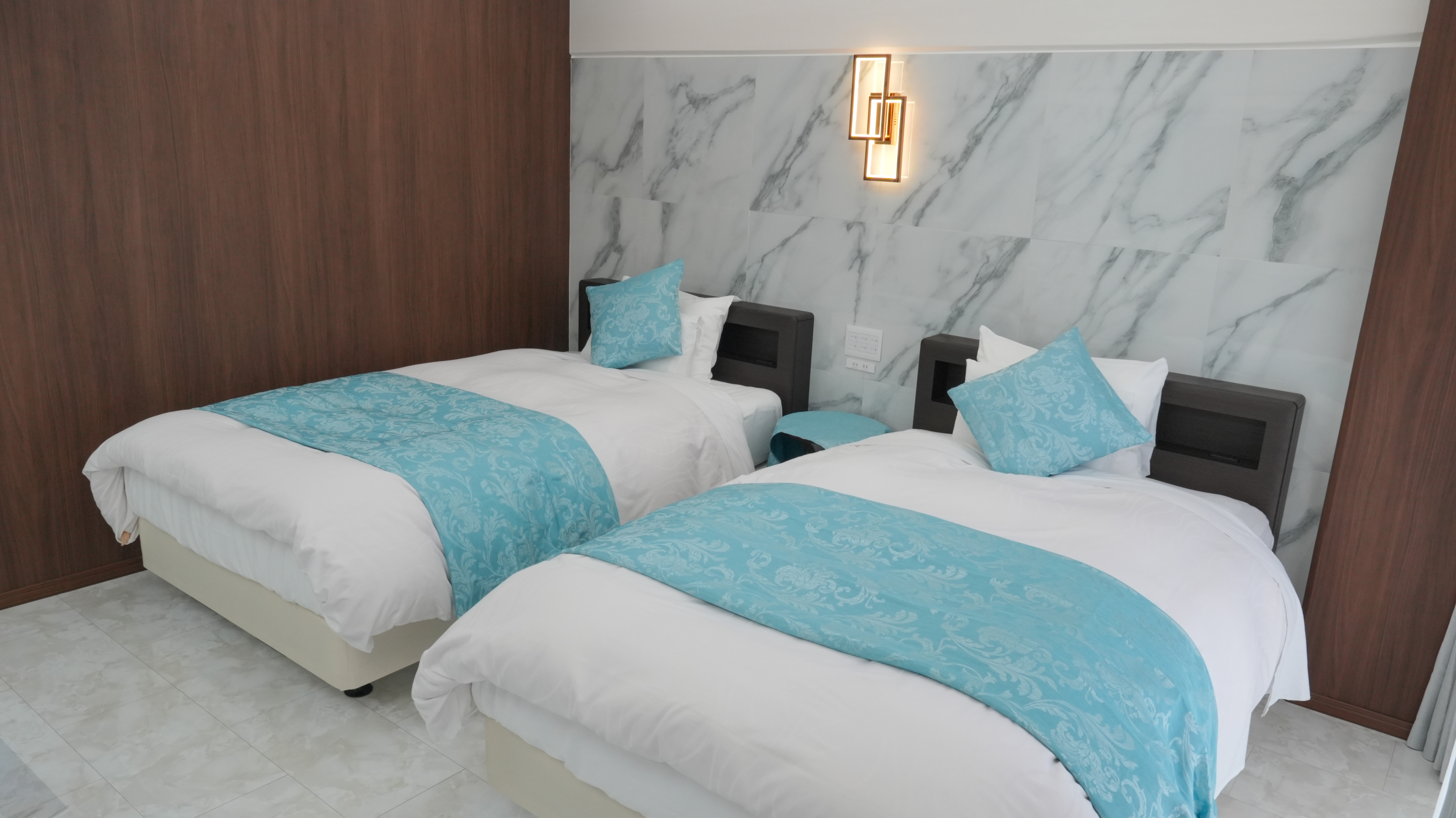 ロイヤルツイン（禁煙）シモンズ製ベッド