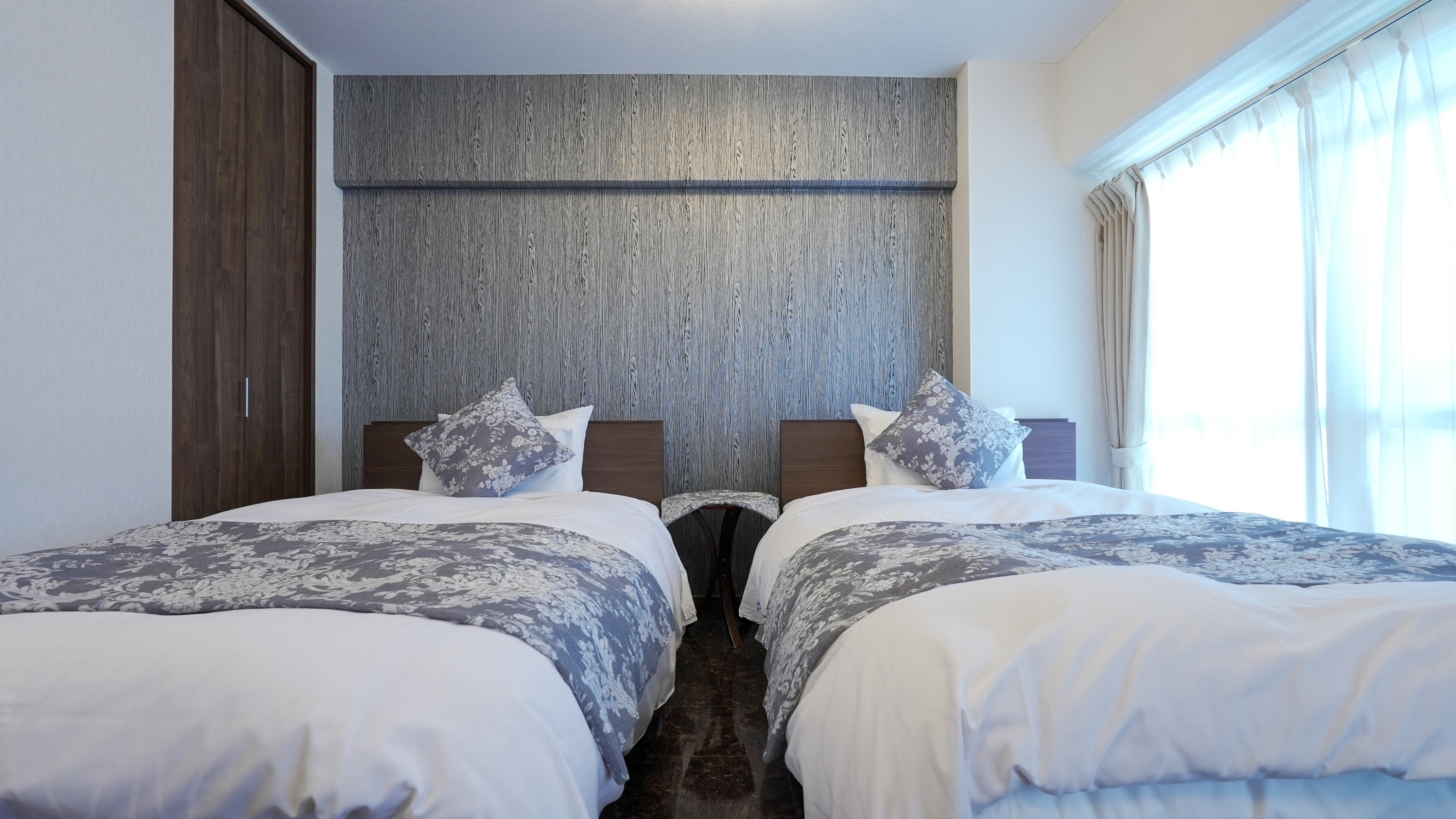 プラチナツイン（禁煙）