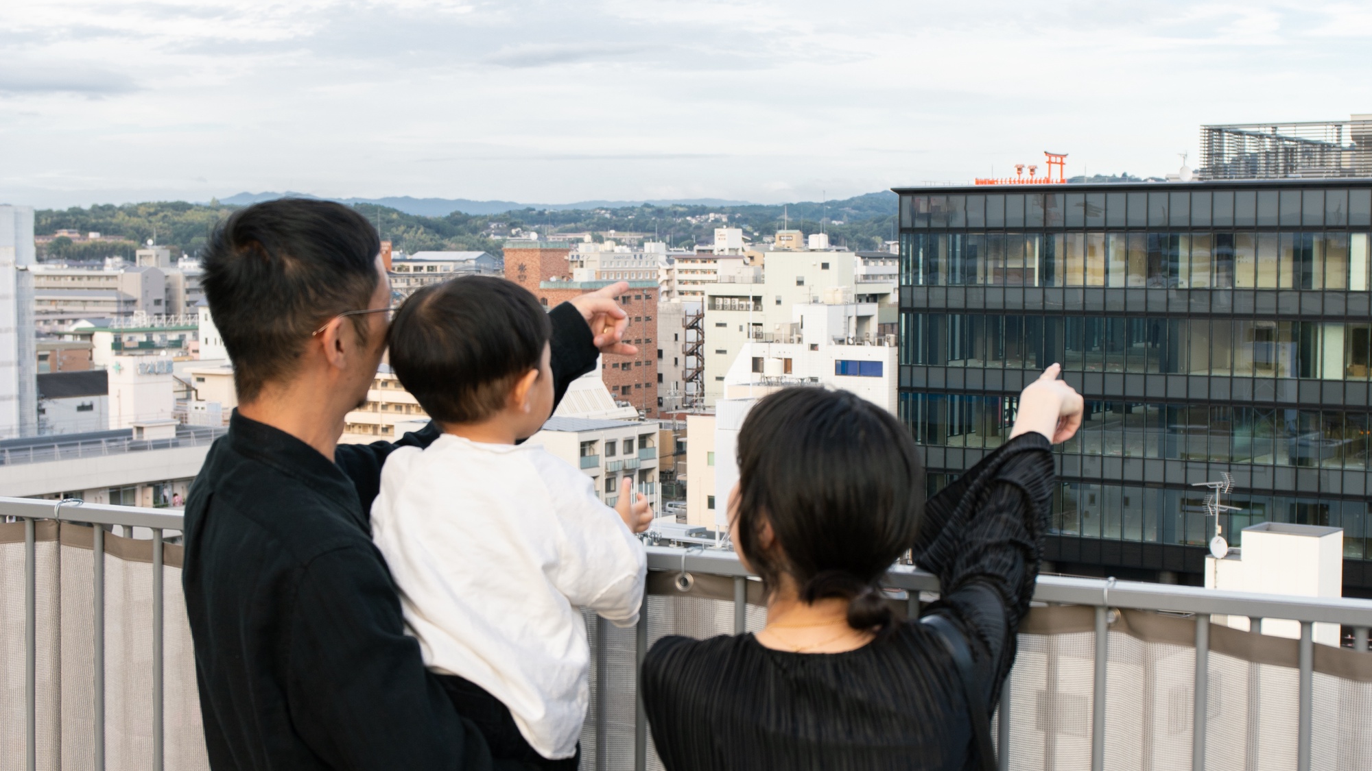 【ルーフトップテラス】奈良の美しい山々を一望できる開放的な空間
