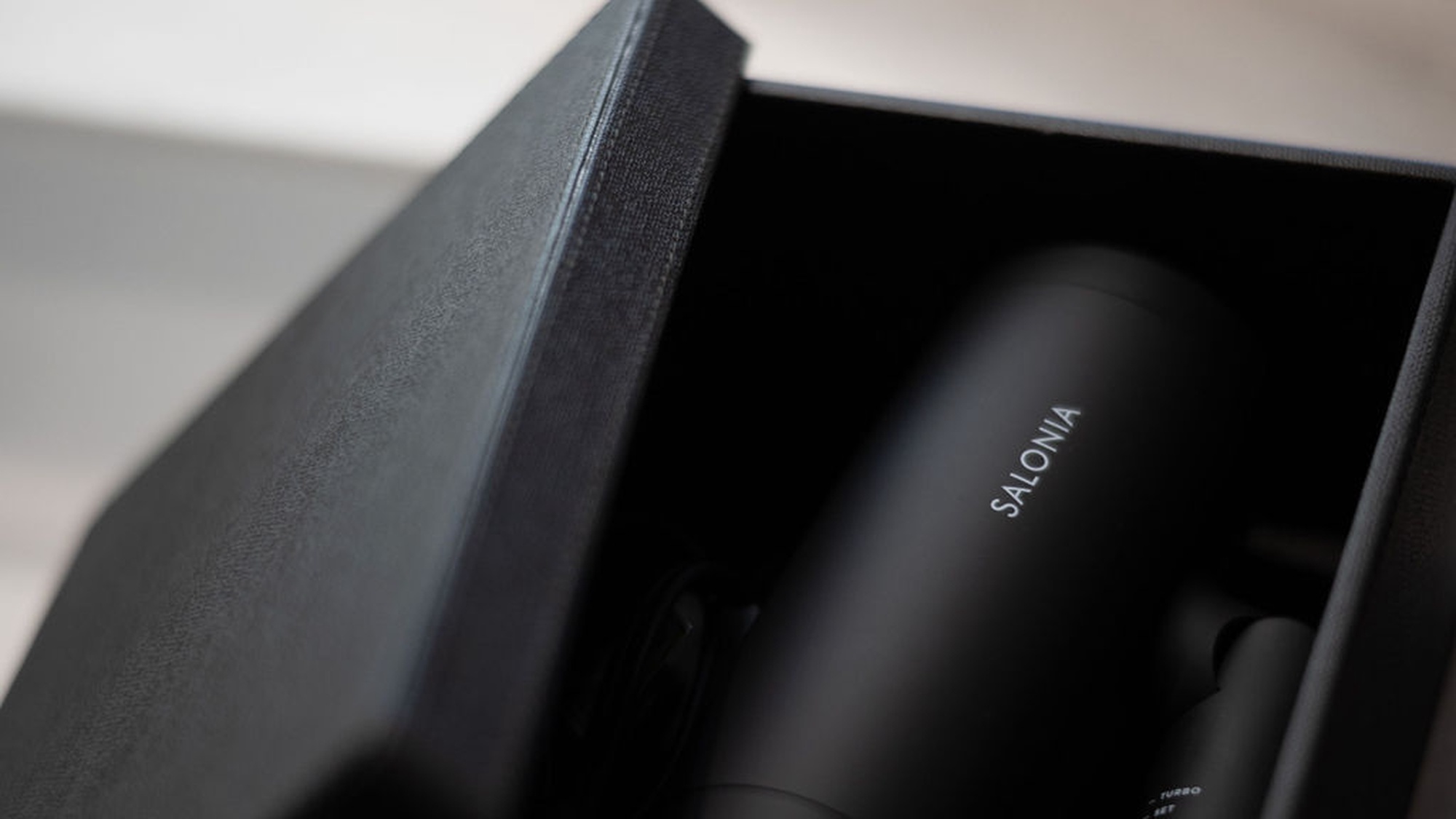 【ドライヤー】『SALONIA』製で手軽にヘアケア