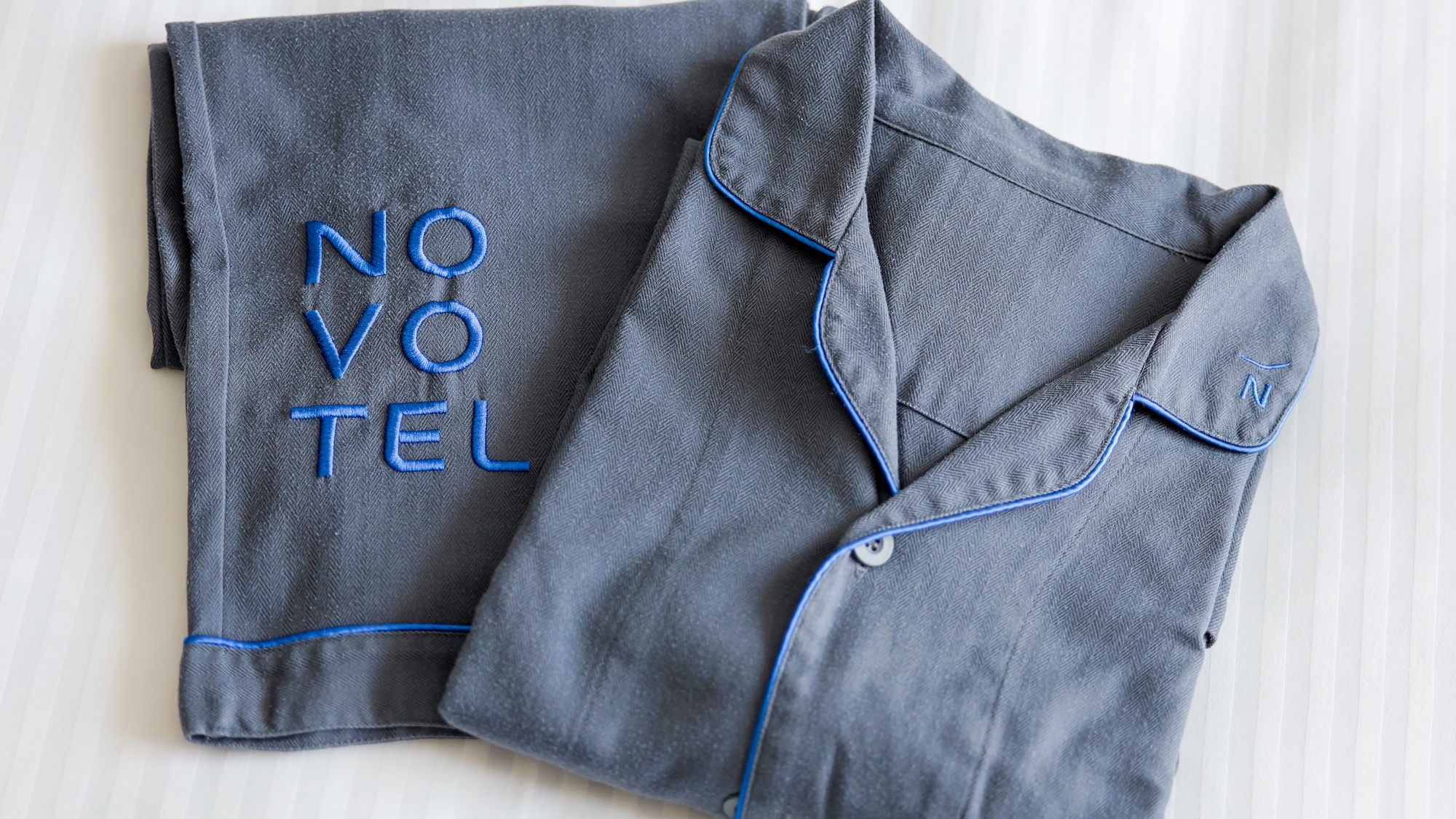 【パジャマ】ホテルオリジナルのパジャマでゆったりお過ごしください